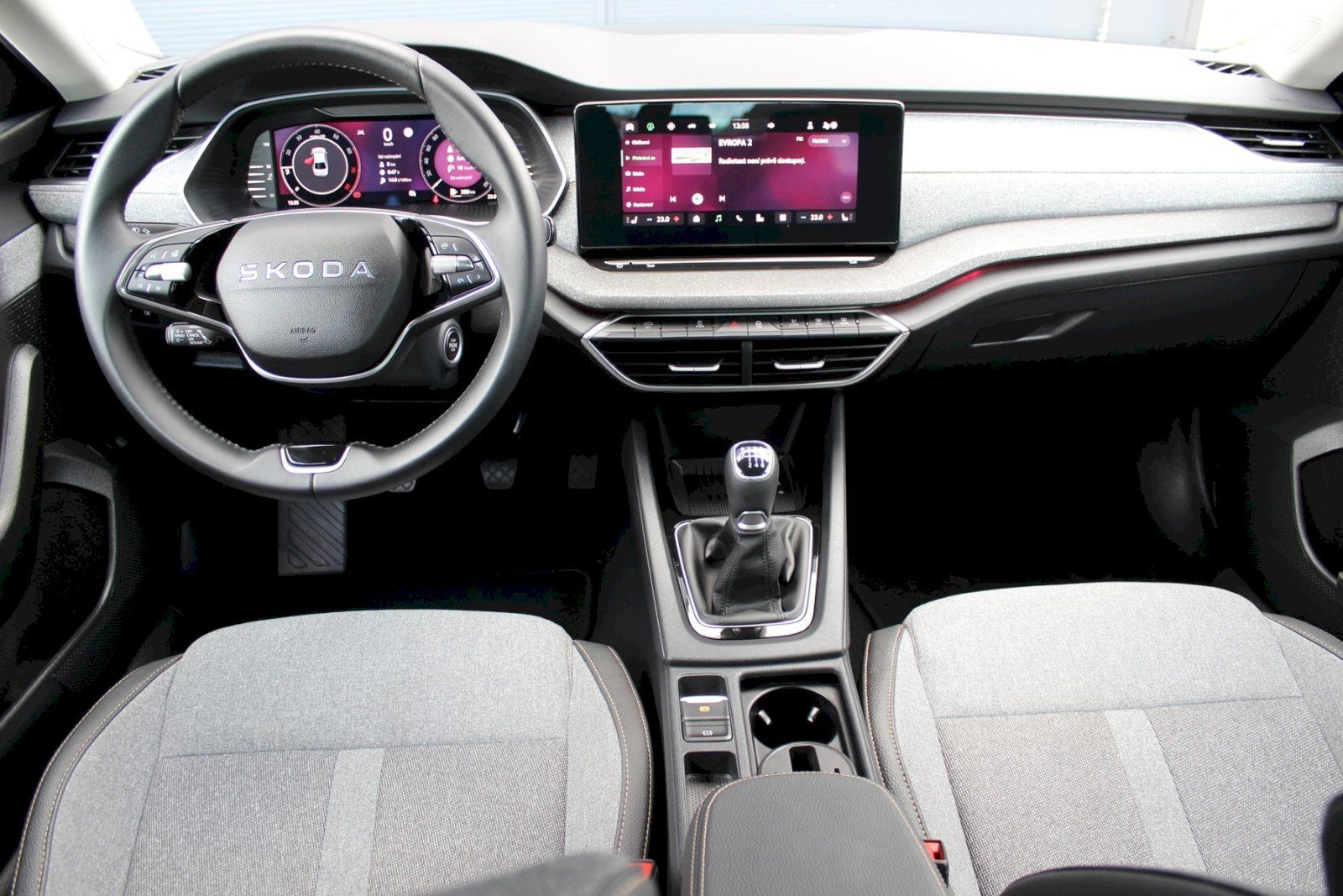 Škoda Octavia, 1.5 TSI/110kW Top Selection - fotka 5