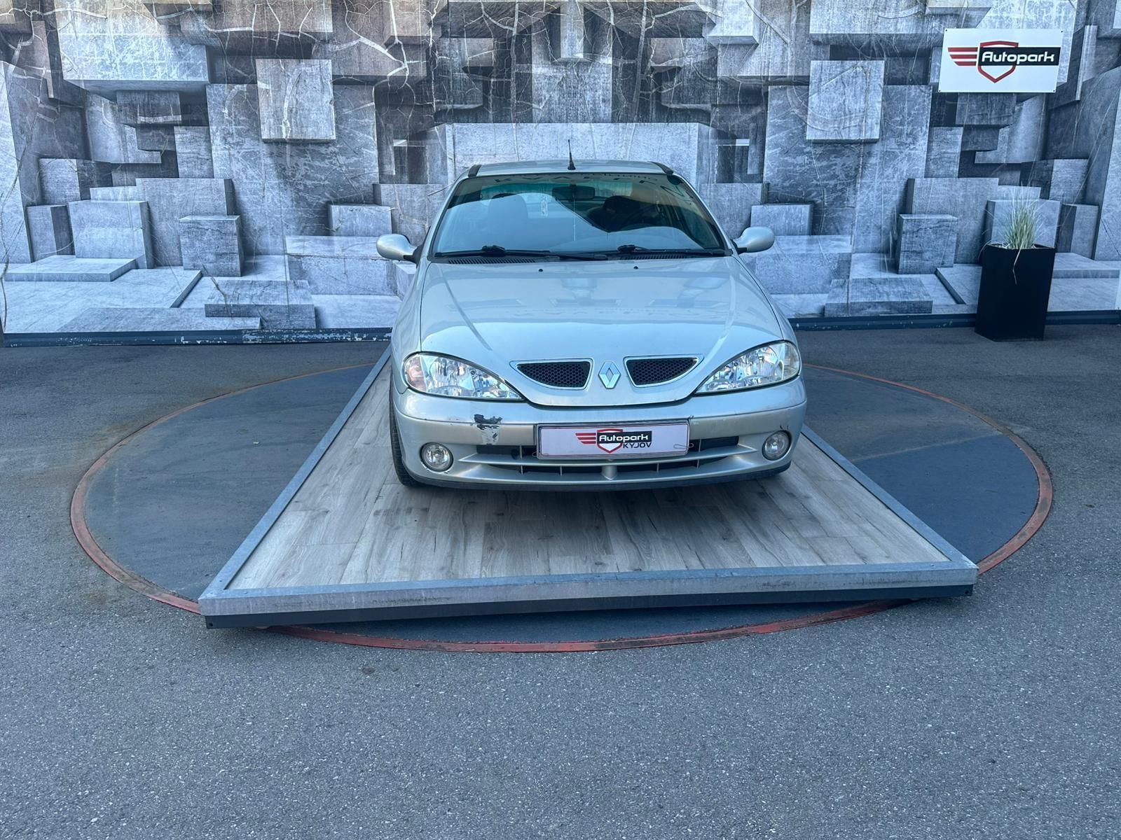 Renault Mégane, 1.6i 16V - 79KW - fotka 3