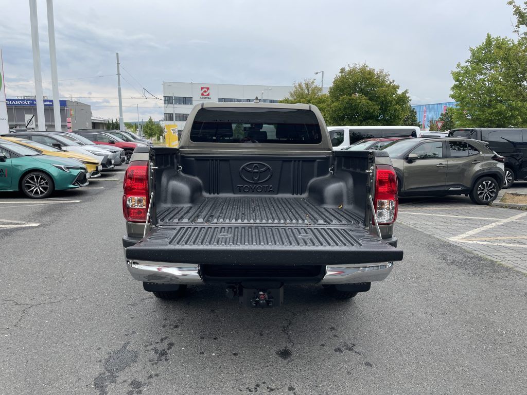 Toyota Hilux, 2.8D 6AT Active - fotka 5