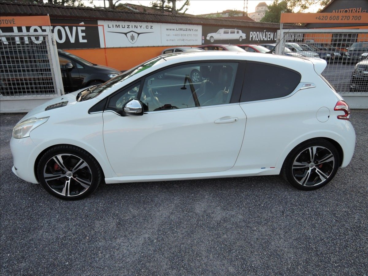 Peugeot 208, 1,6 GTi 200PS Navi Kůže - fotka 4