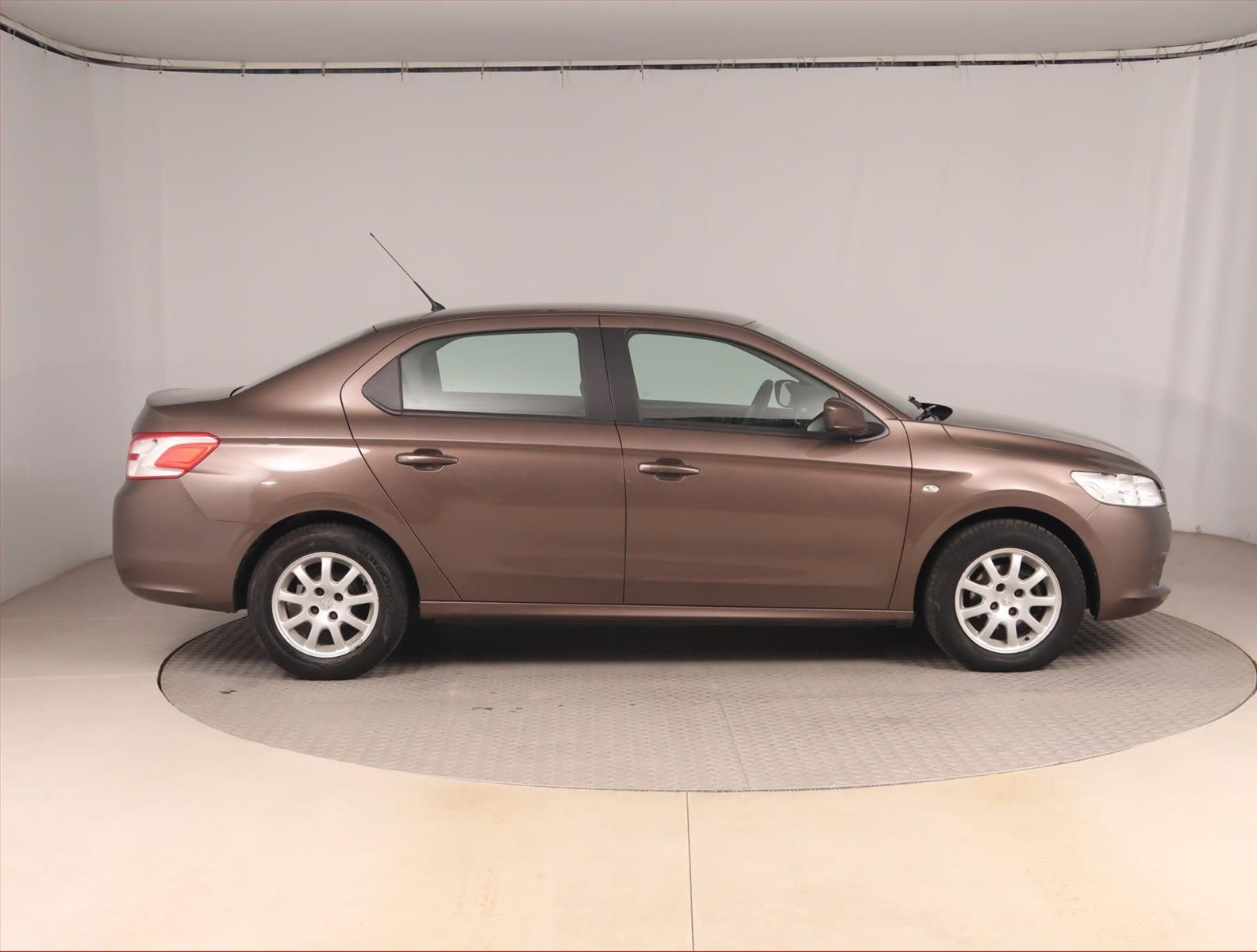 Peugeot 301, 1.6 VTi, Klima, Tempomat - fotka 6