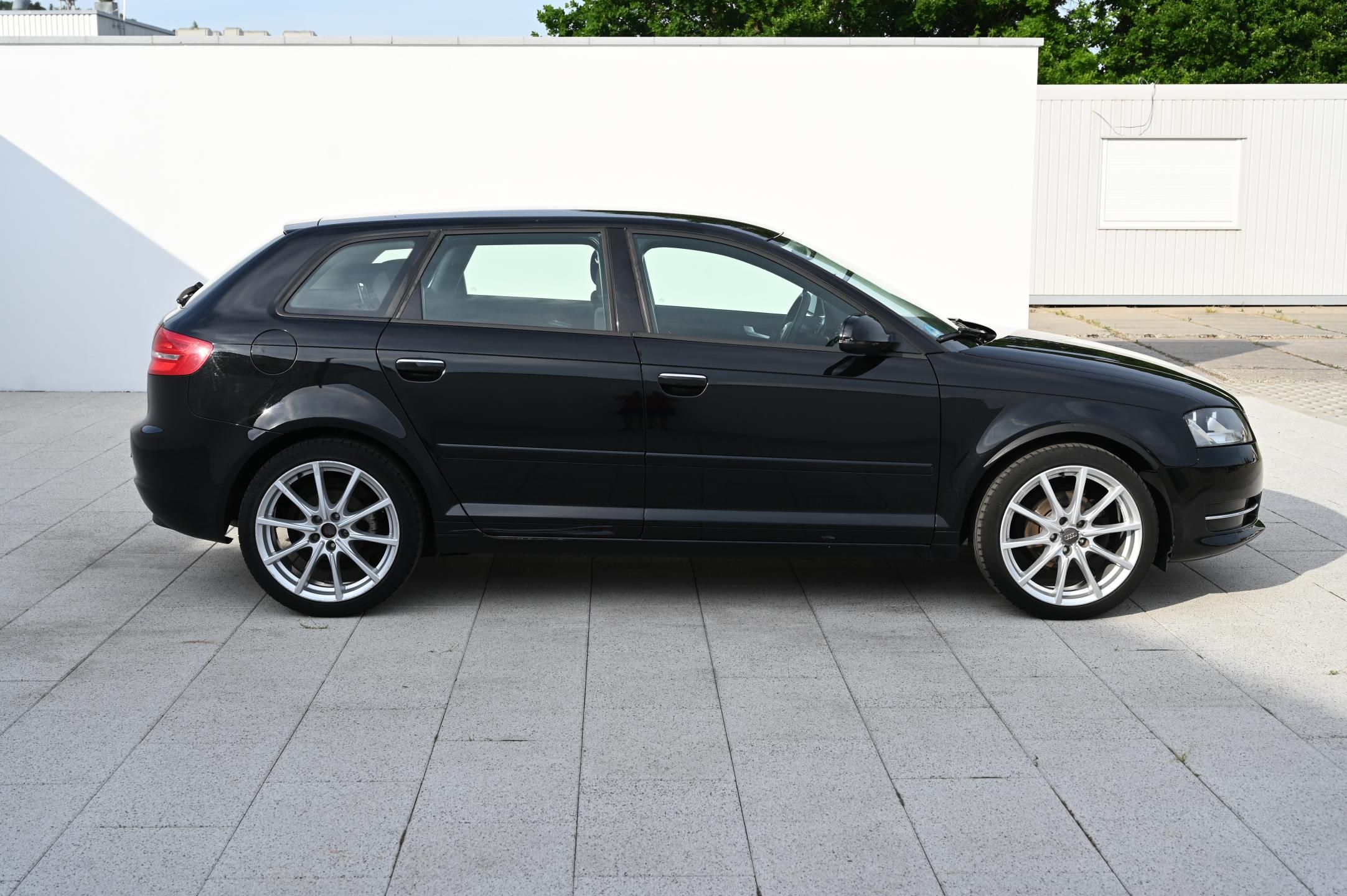 Audi A3, 1.6i  75 KW Sportback 6/2012 - fotka 4