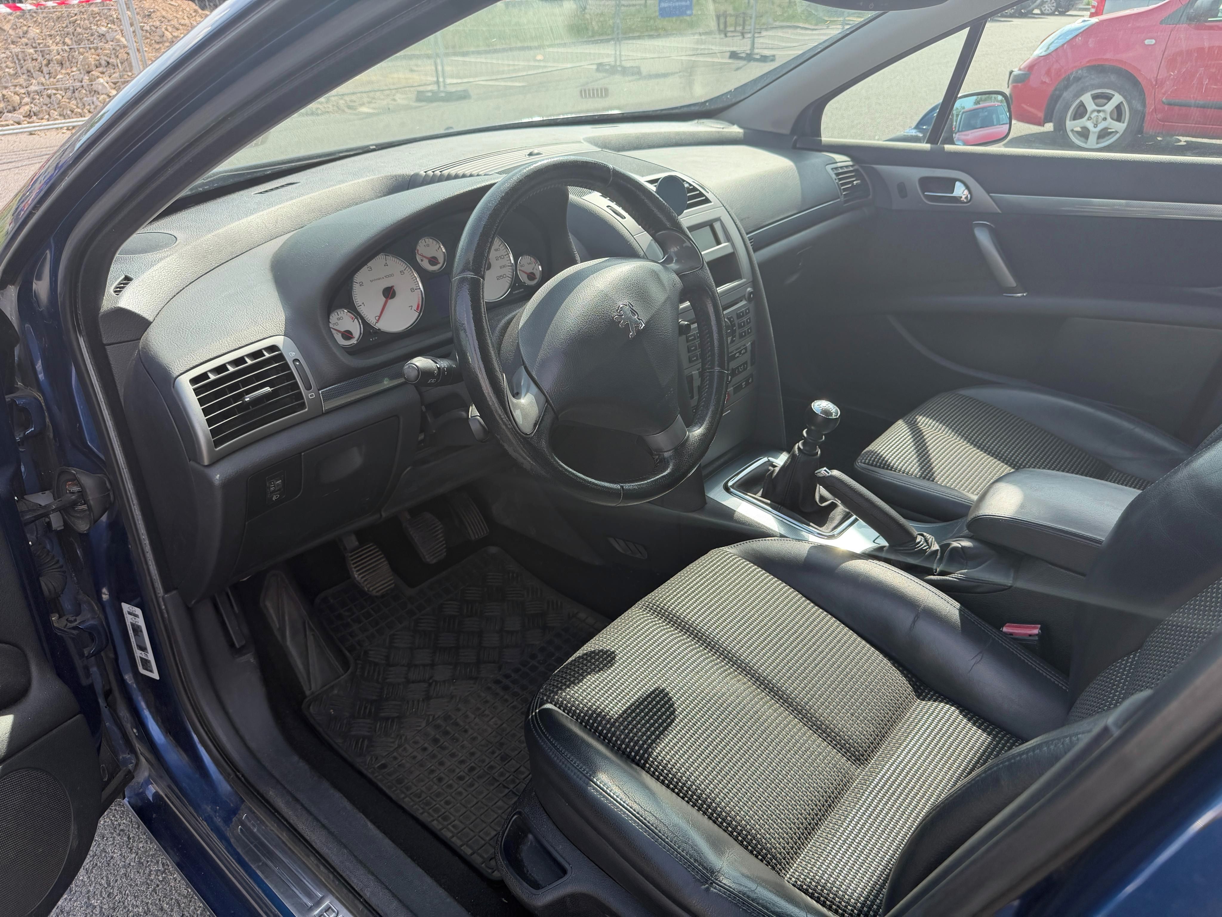 Peugeot 407, 2.2 benzín, 120 kW, STK, kůže - fotka 2