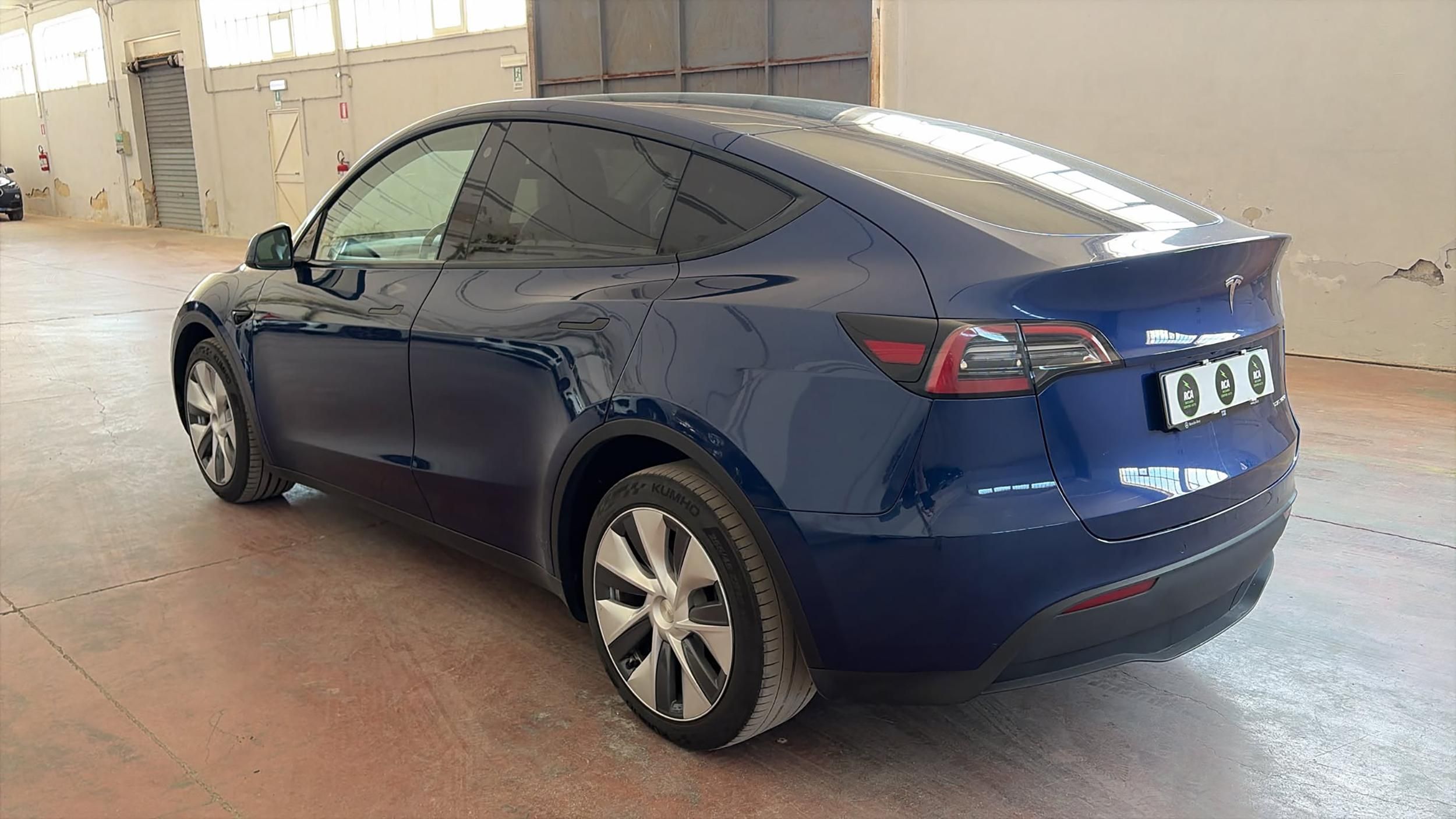 Tesla Model Y, Long Range Dual Motor AWD - fotka 4