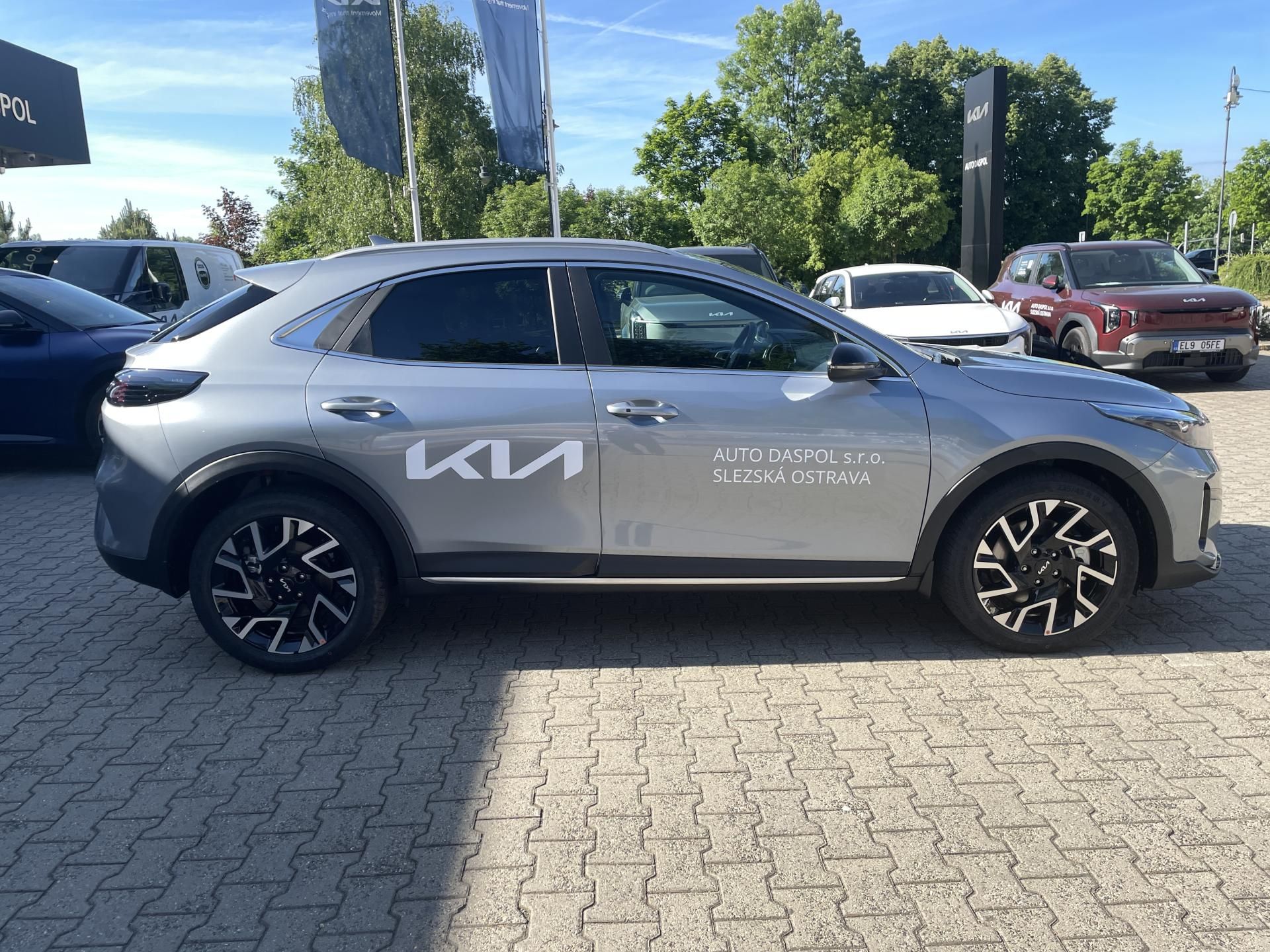 Kia XCee´d, 1,6 STEEL EDITION 2026 132kW - fotka 2