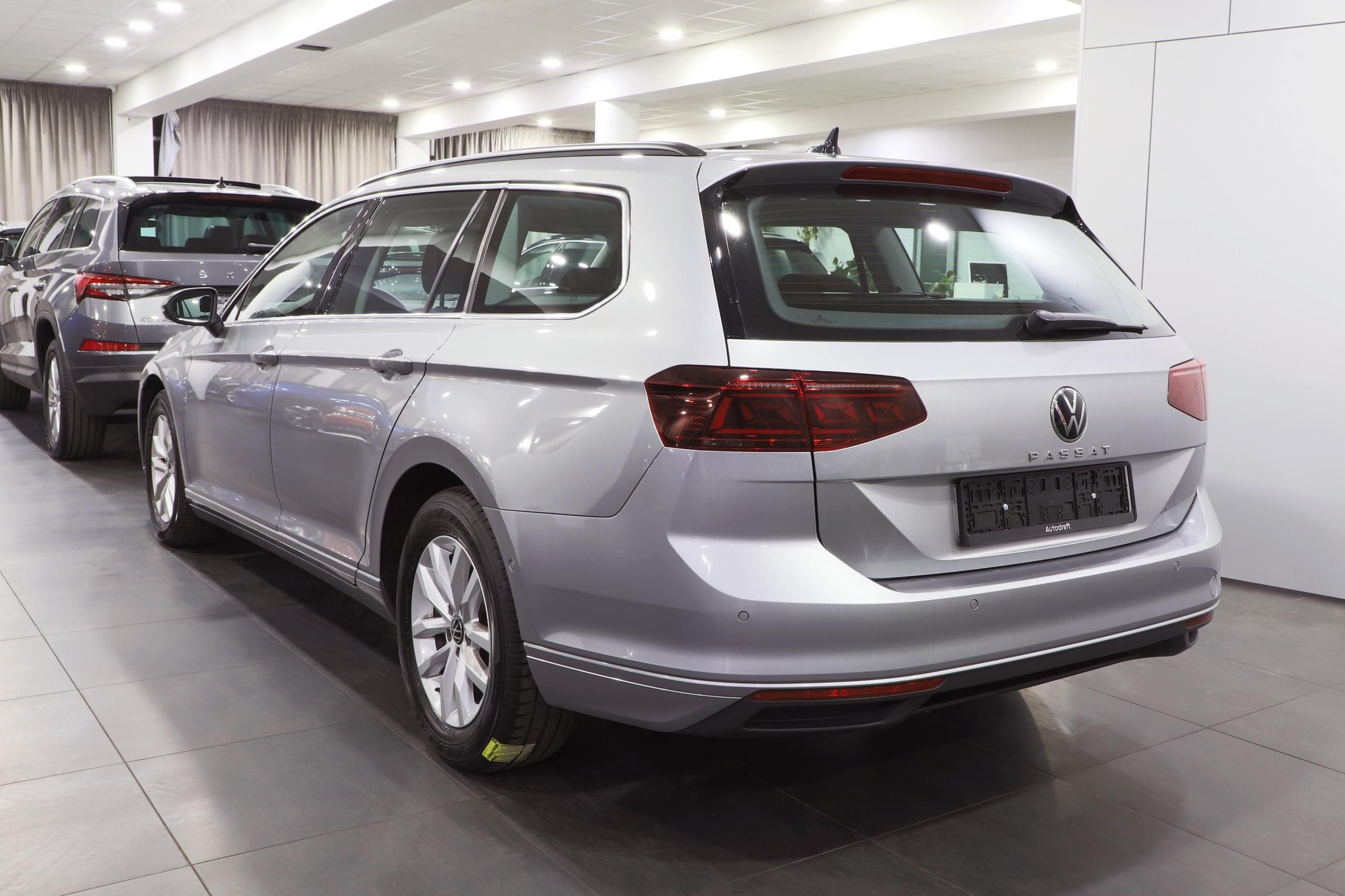 Volkswagen Passat, B8 Variant 2.0 TDI 110kW DSG - fotka 4