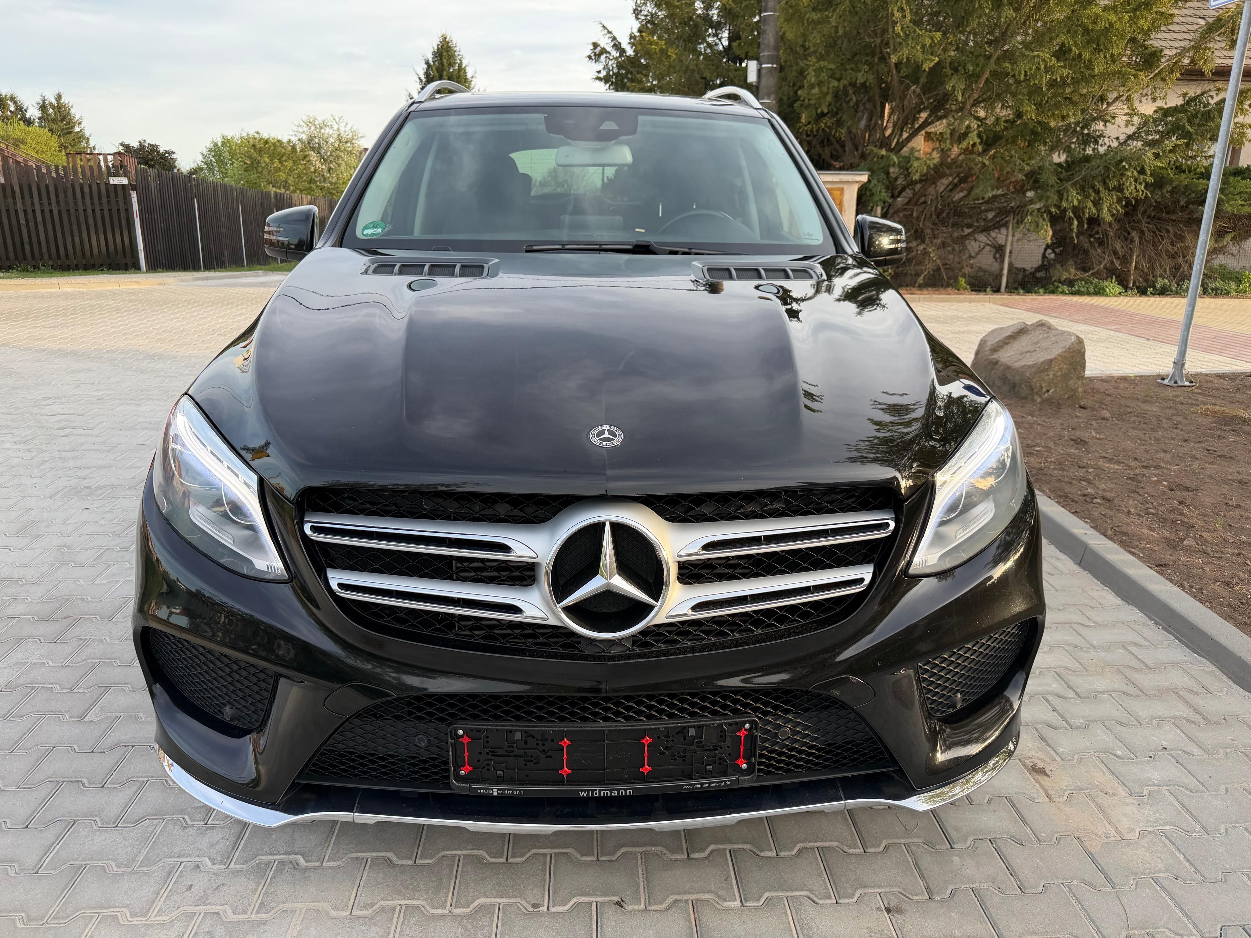 Mercedes-Benz GLE, 2x AMG, full servis, TOP stav! - fotka 2