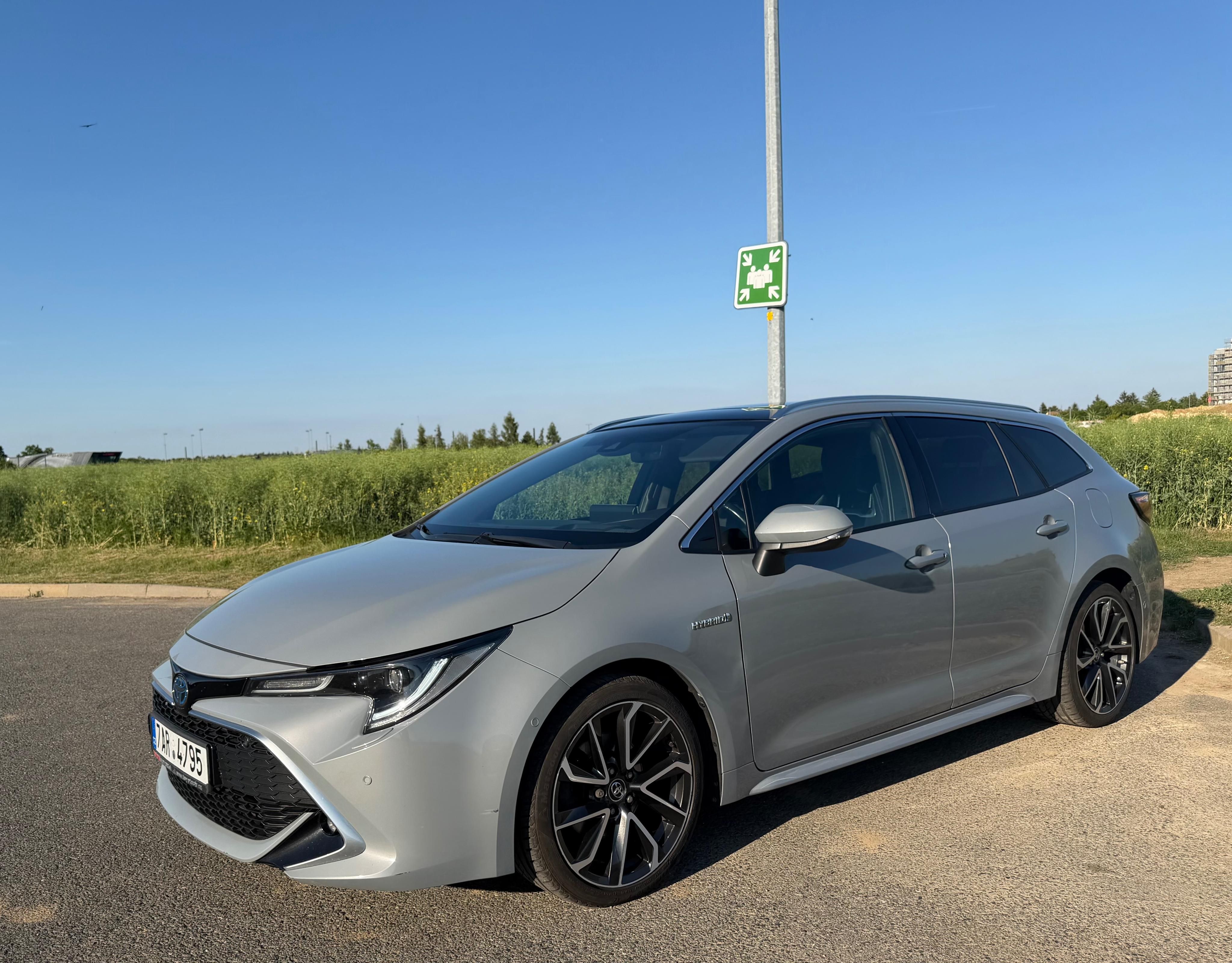 Toyota Corolla, Toyota Corolla TS 2.0 Hybrid - fotka 3