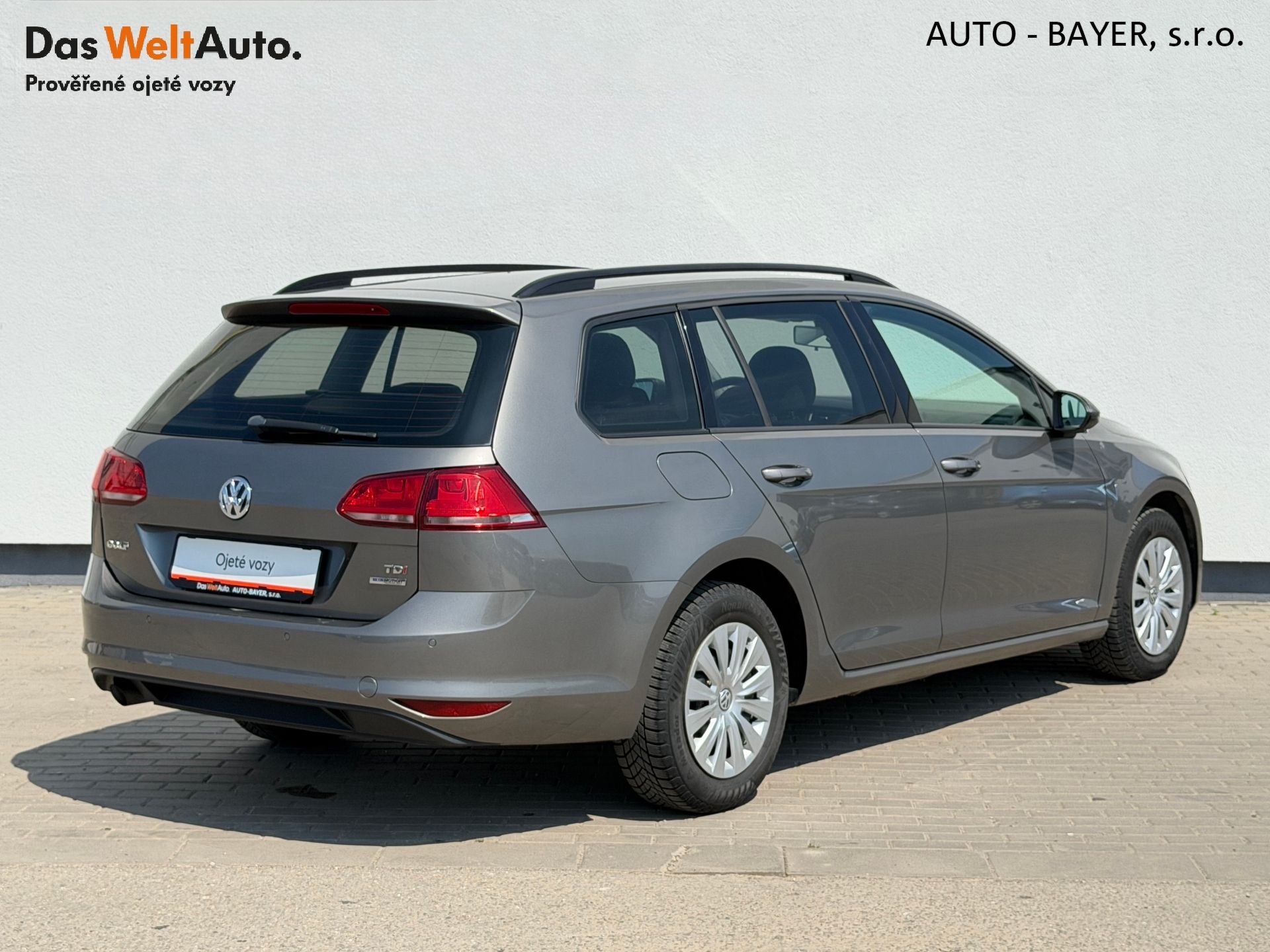 Volkswagen Golf, 1.6TDi 77kW TRENDLINE - fotka 2
