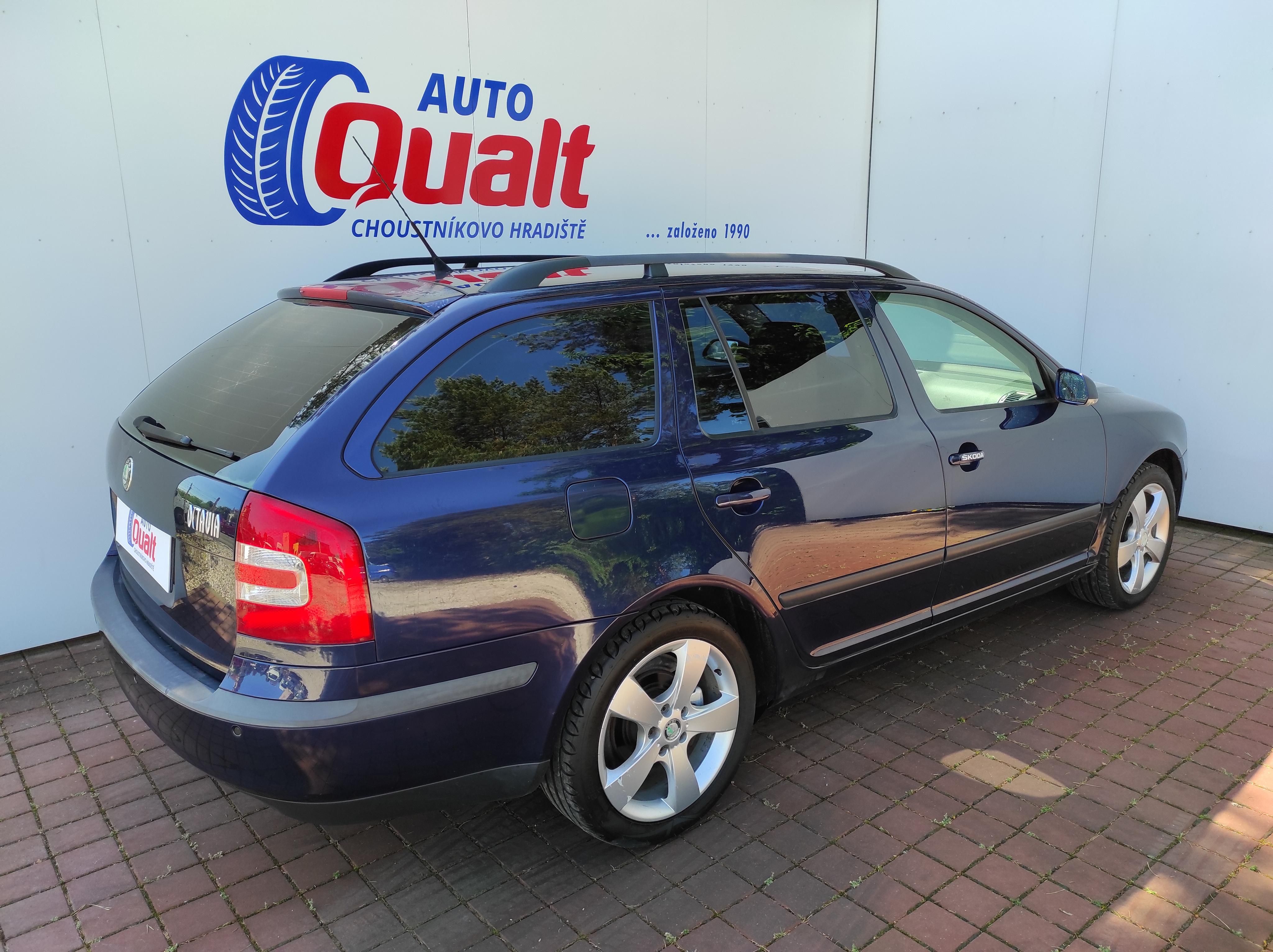 Škoda Octavia, Kombi 2.0 FSI DVOUZÓN. KLIMA - fotka 3