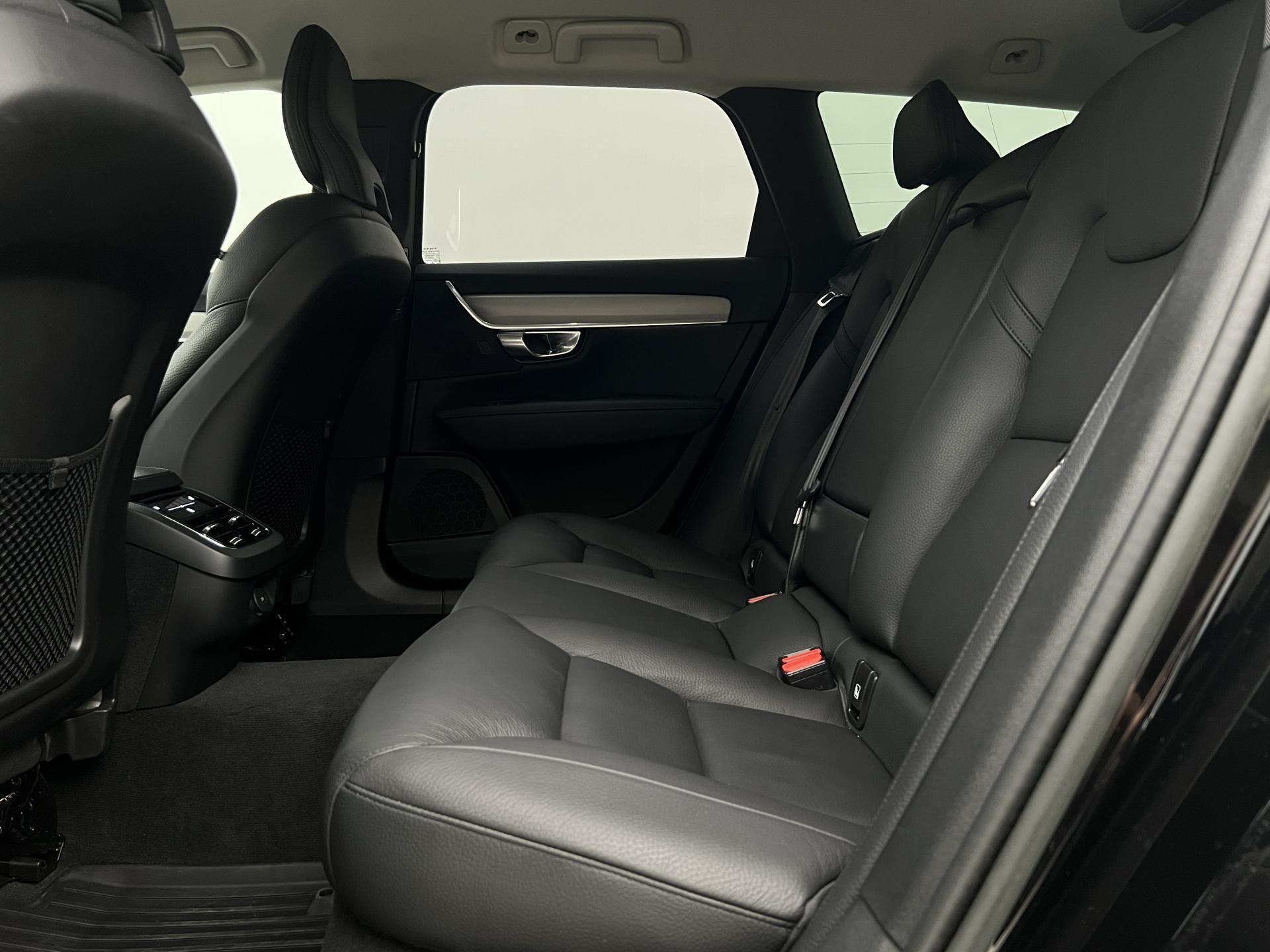 Volvo V90, CC B4 AWD PLUS AUT - fotka 6