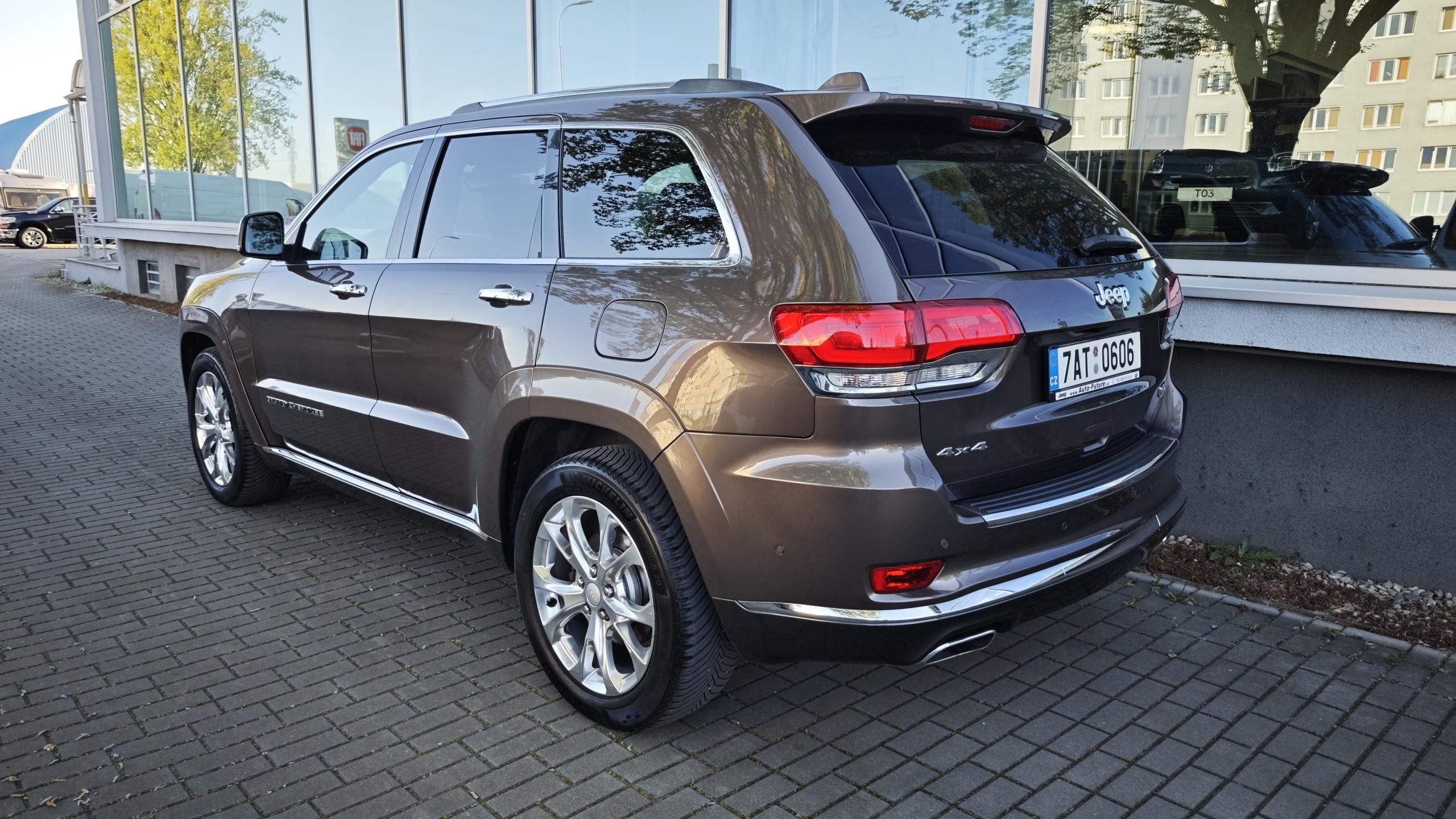 Jeep Grand Cherokee, 3,0 CRD Summit ČR, 1.maj. - fotka 4
