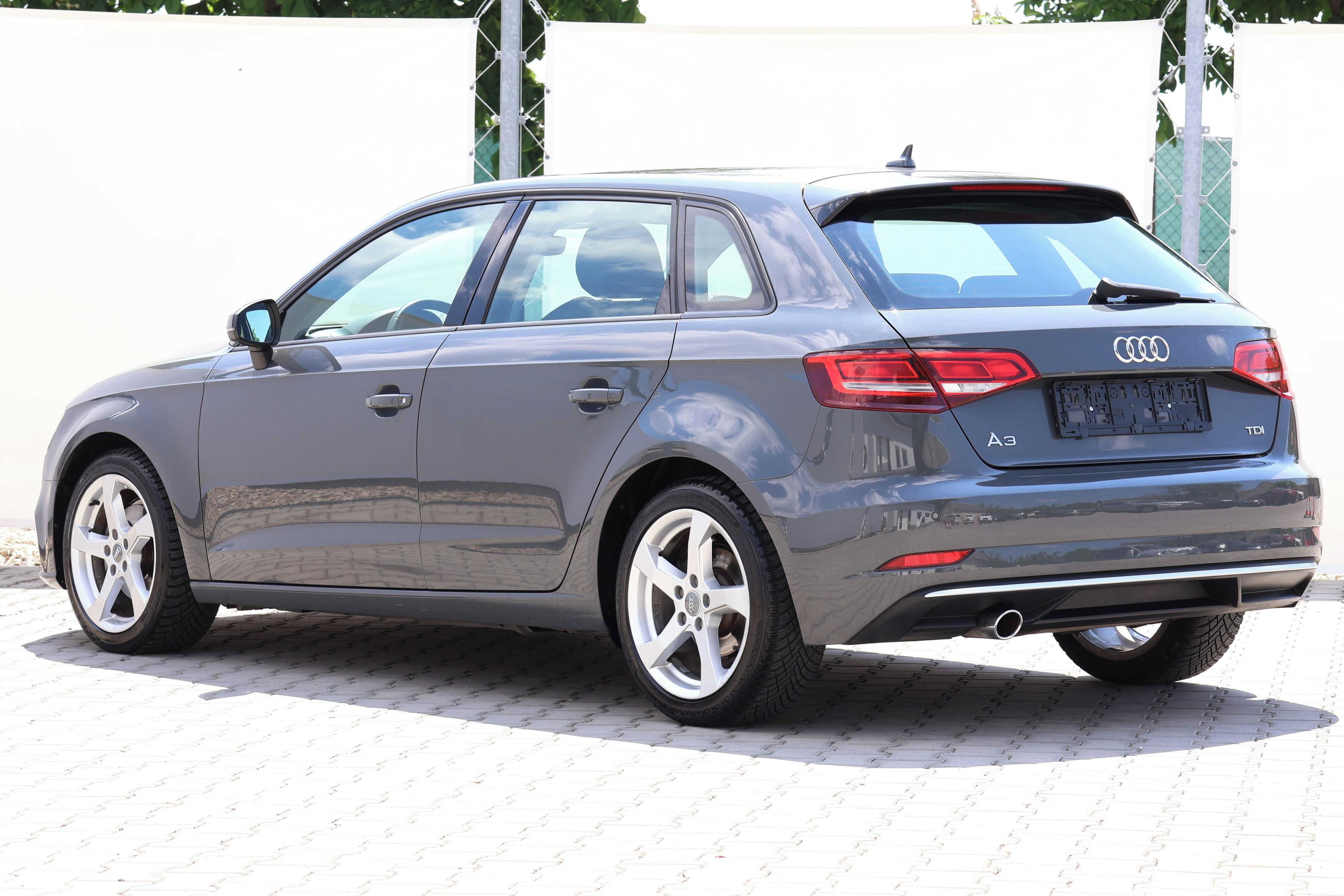 Audi A3, 1.6TDI Sportback S-Tronic LED - fotka 4