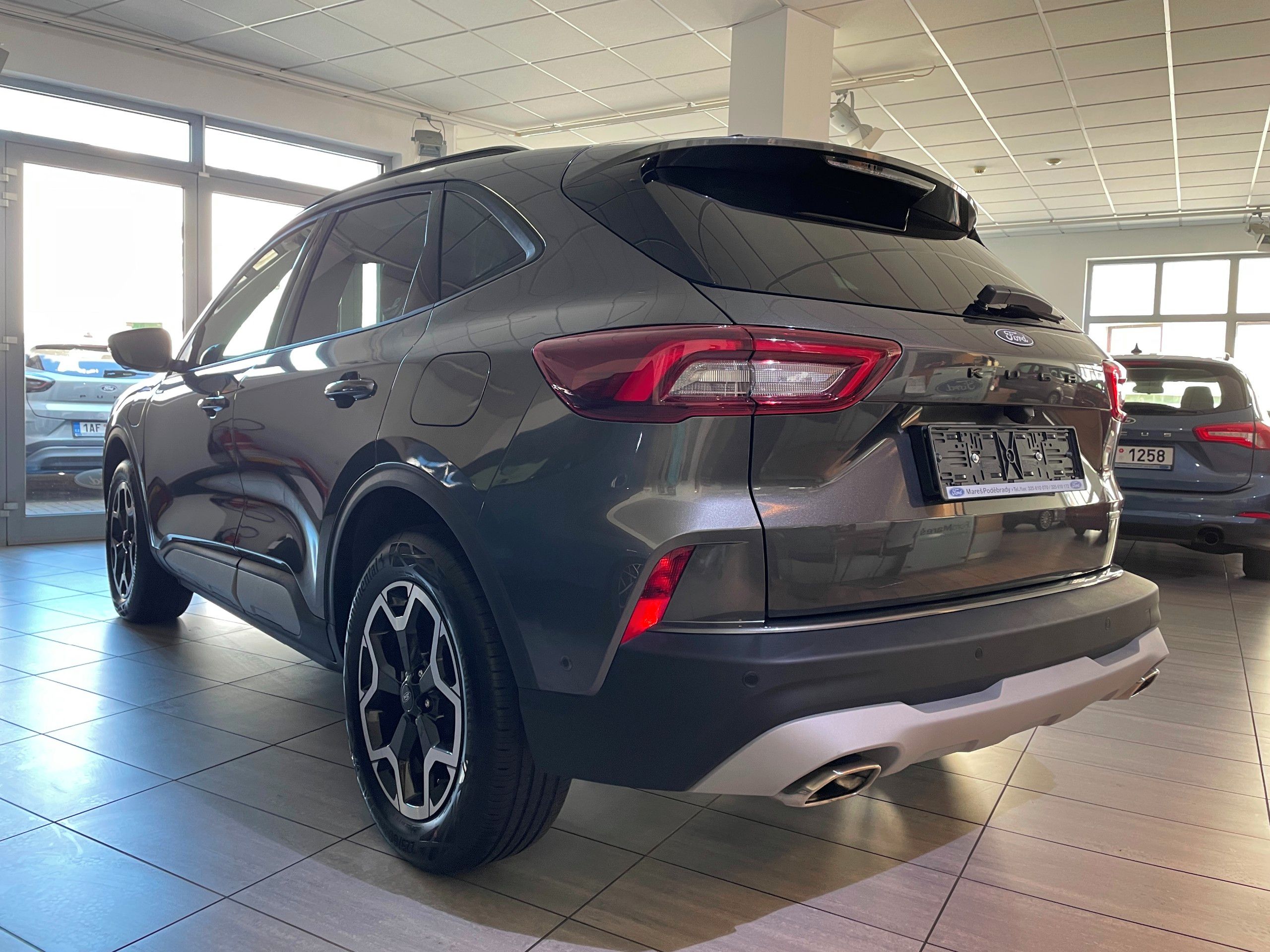 Ford Kuga, Active X 2.5 PHEV 178kW - fotka 4