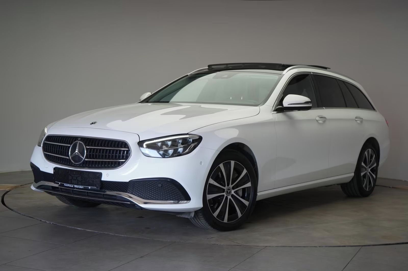 Mercedes-Benz Třídy E, E 300 de 4Matic T 9G-Tronic Av