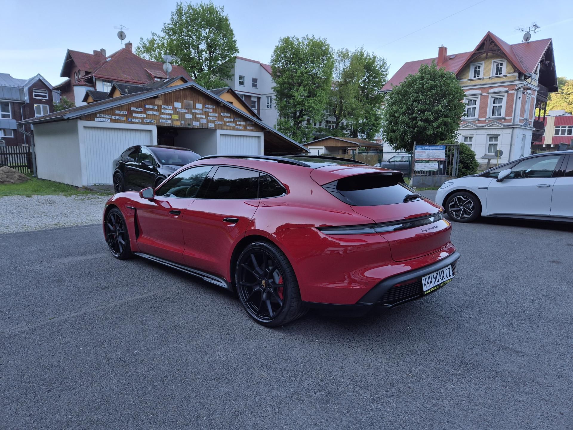 Porsche Taycan, GTS SPORT TURISMO SOH 93% - fotka 4