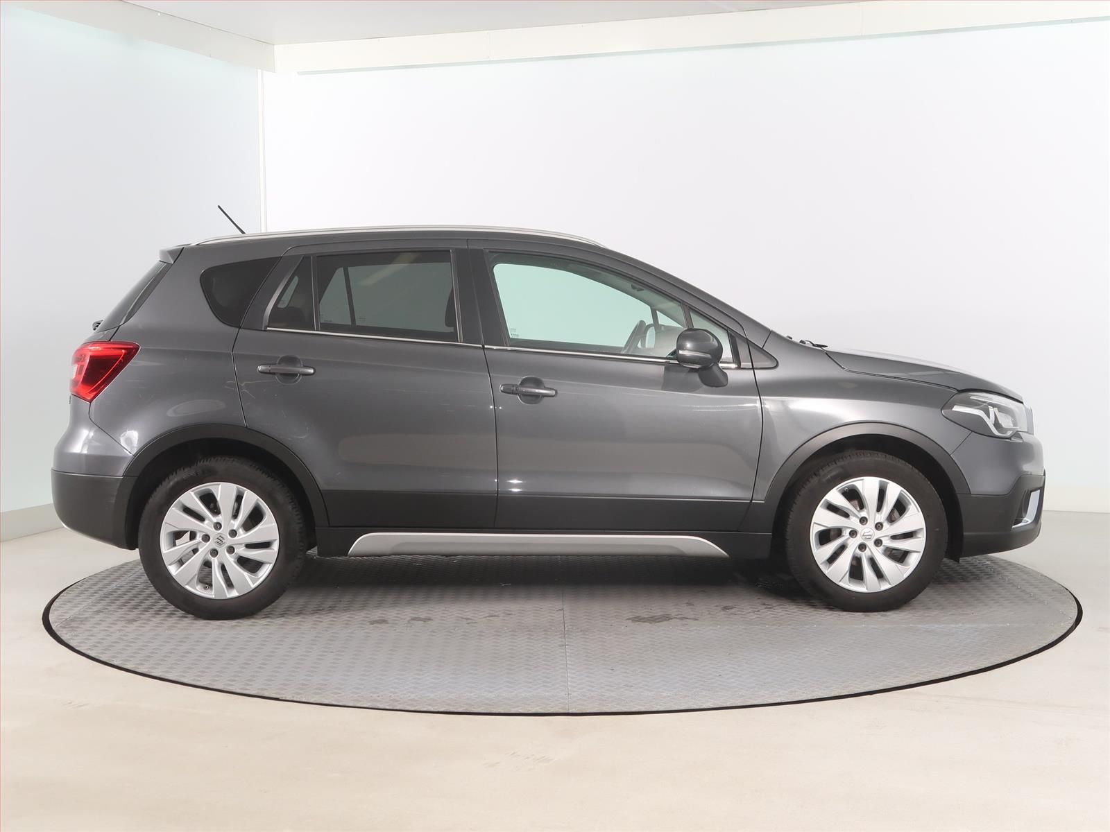 Suzuki SX4 S-Cross, 1.4 BoosterJet, 4X4, ČR,1.maj - fotka 6
