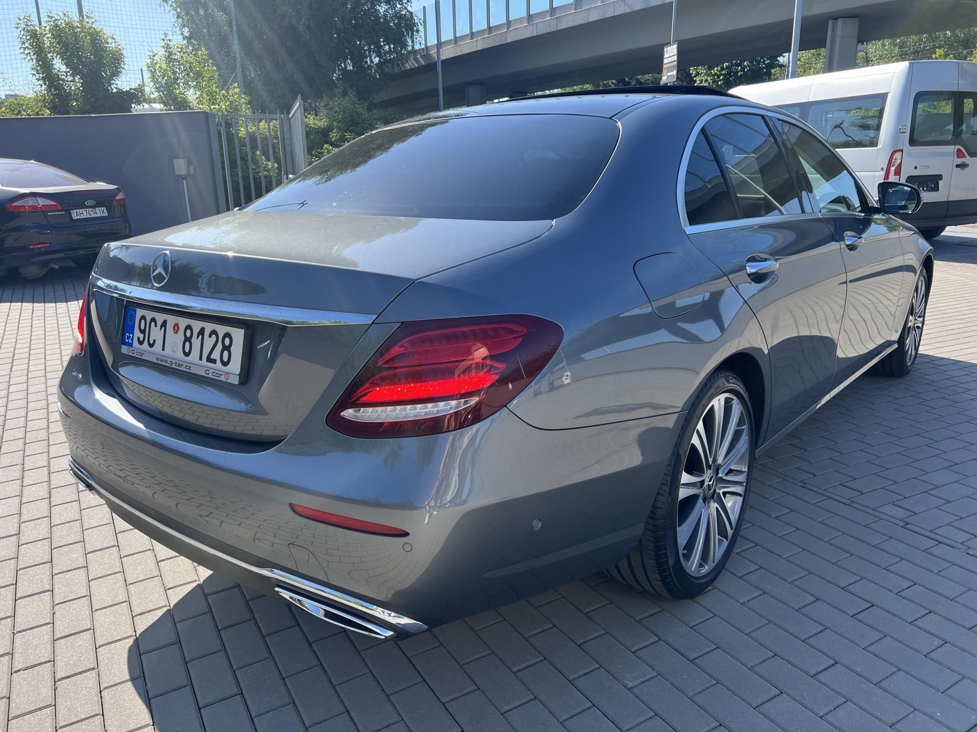 Mercedes-Benz Třídy E, 400d 4 Matic vzduch plná výbav - fotka 4