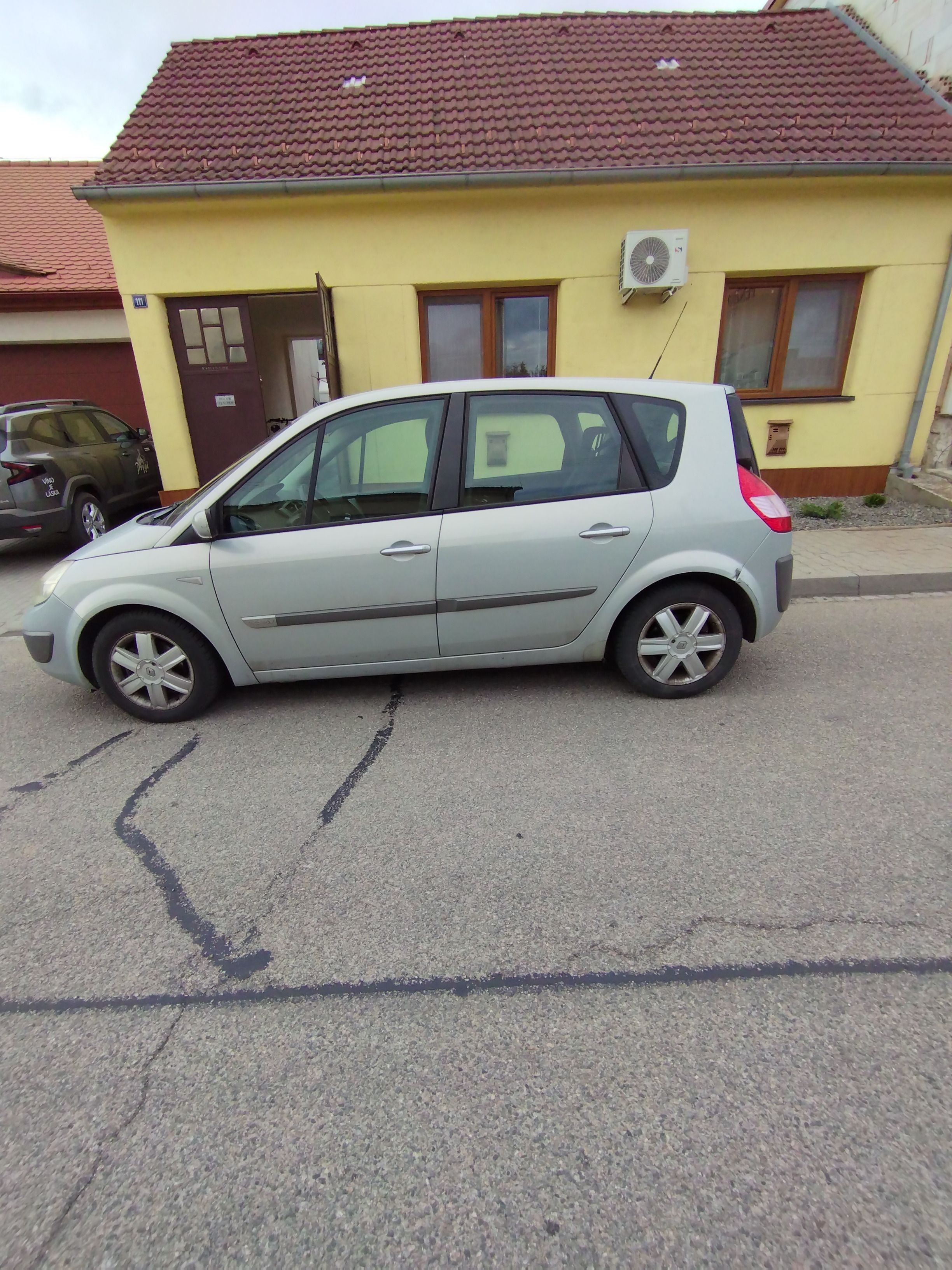 Renault Scénic, 1.6 16V - servisované - fotka 2