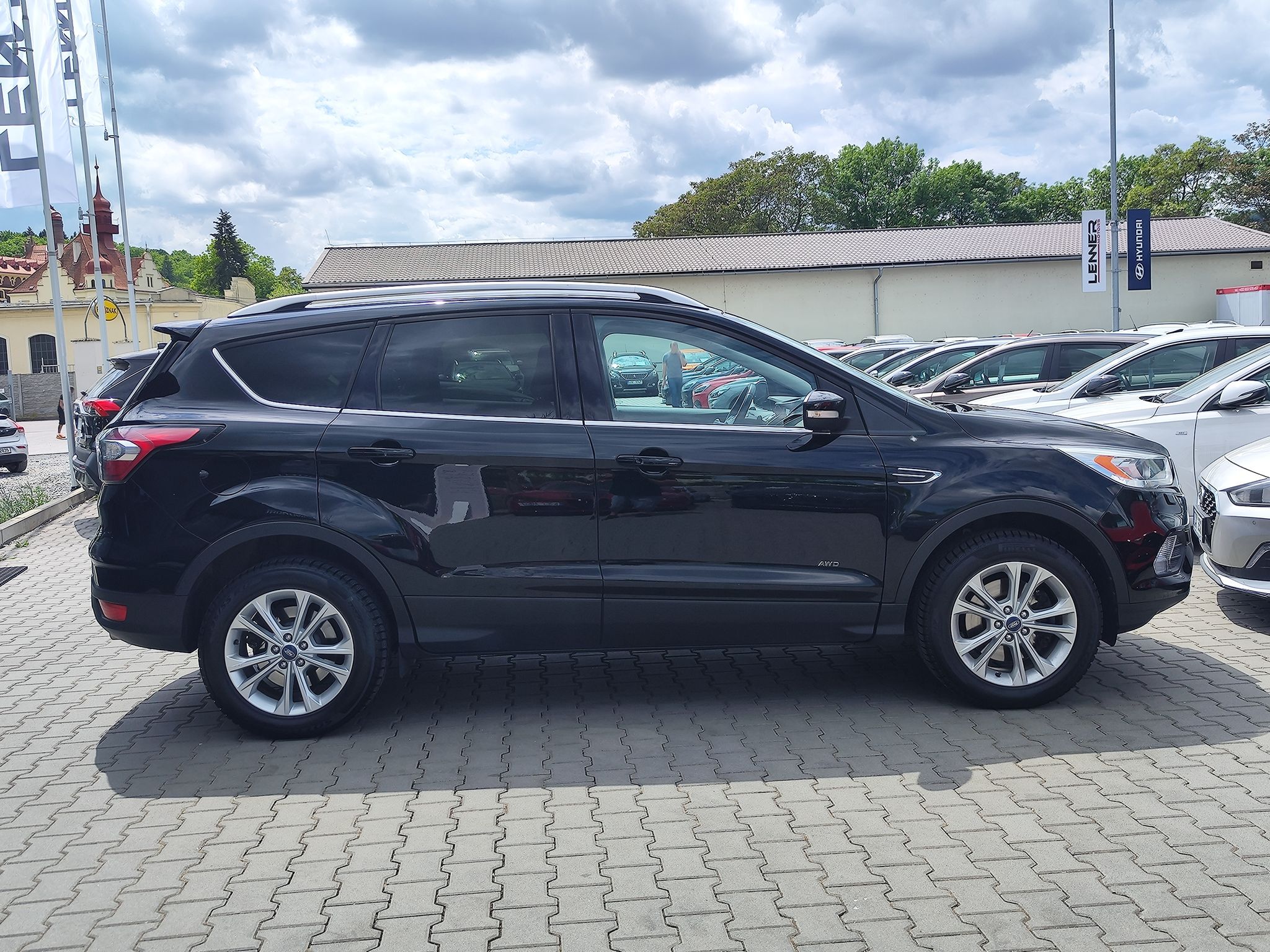 Ford Kuga, 2.0 TDCi/110kW Titanium 4x4 - fotka 4