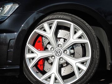 VW Golf R