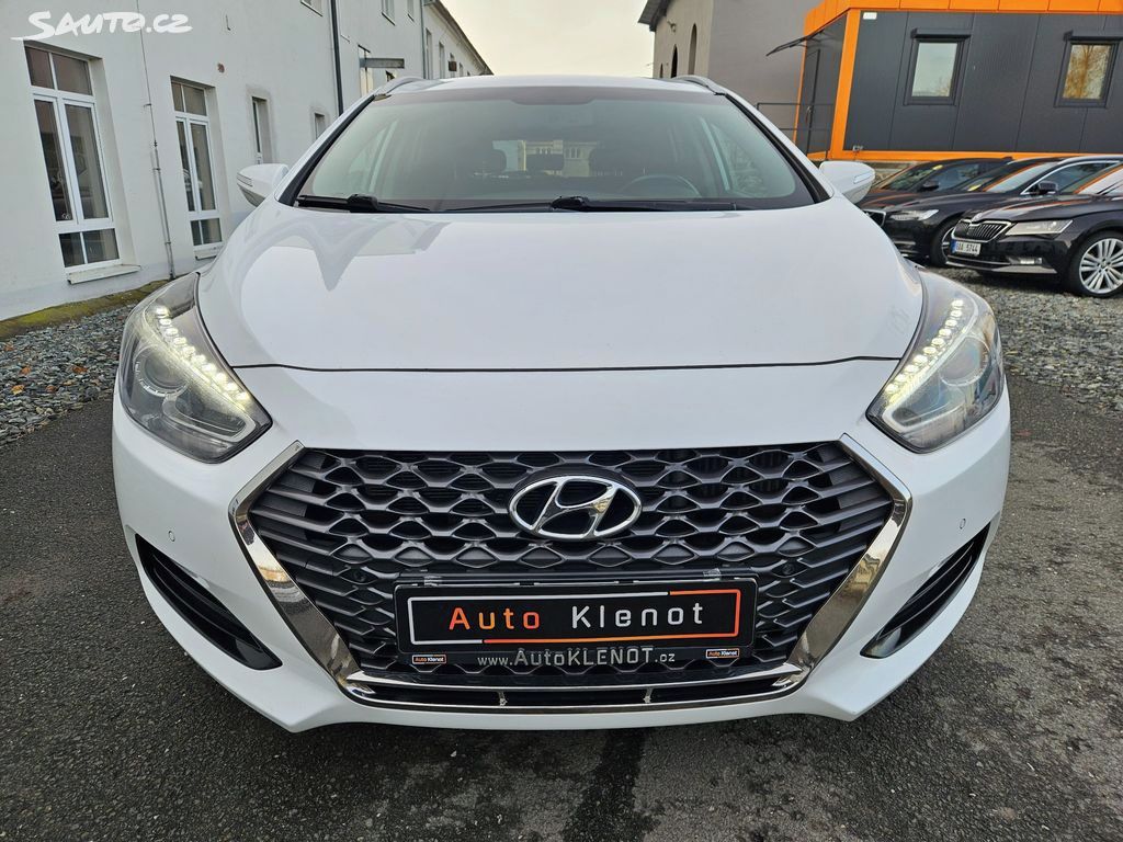 Hyundai i40, 1,6CRDi 100kW VÝHŘEV KAMER DPH - fotka 3