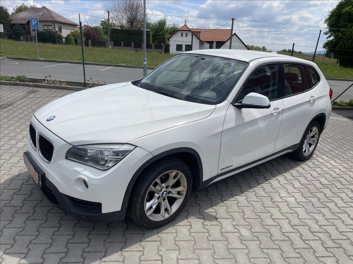 BMW X1, 2,0 D AT X-LINE S-DRIVE XENONY - fotka 3