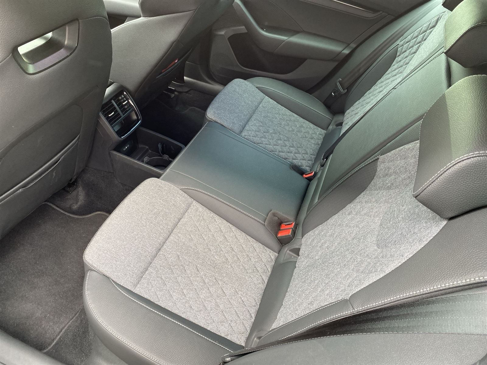Škoda Octavia, Combi 1.5 TSI M-HEV DSG - fotka 6