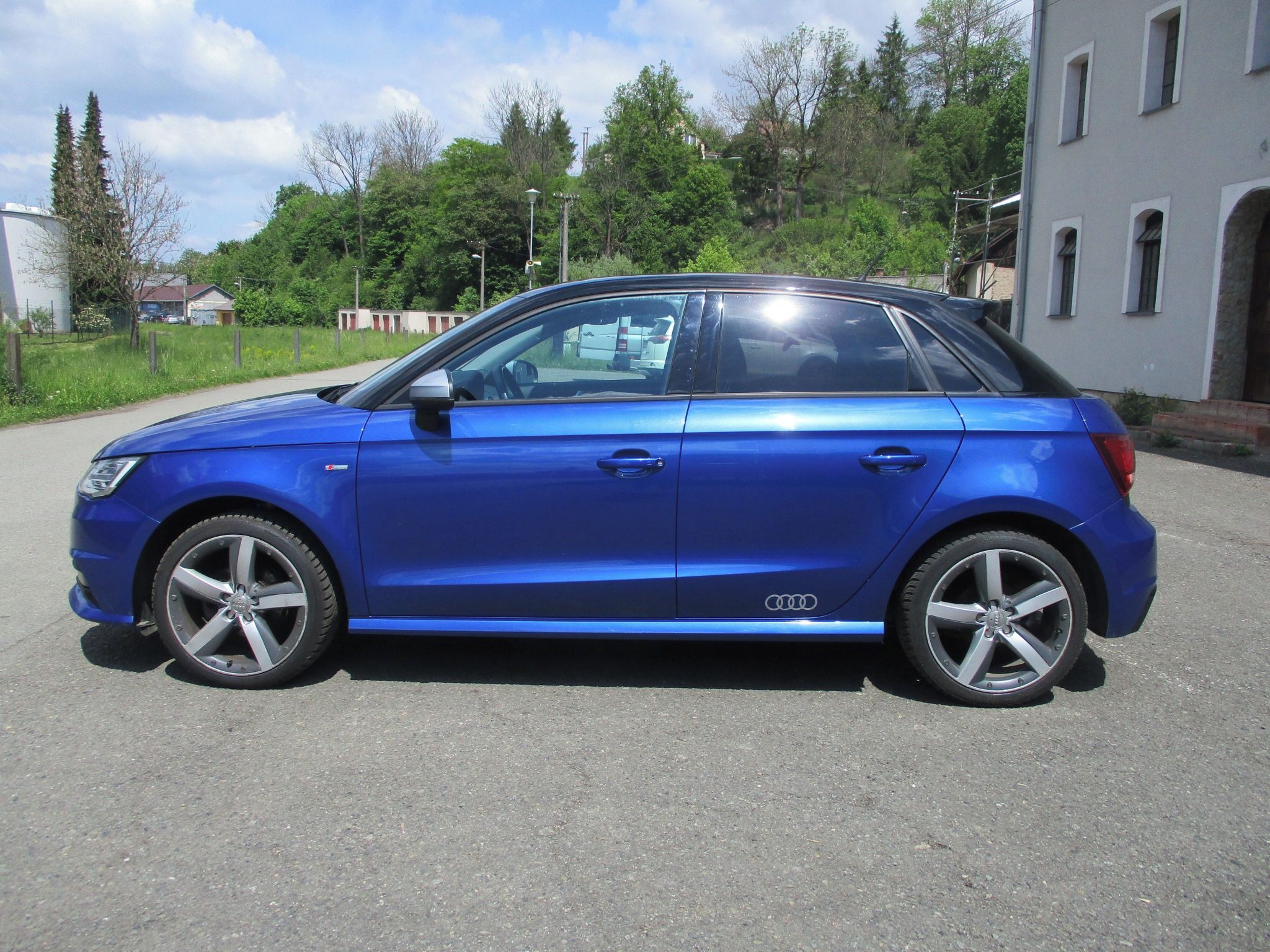 Audi A1, 1.0 TSi -S Line - fotka 2