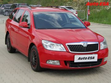 2.0TDI,xenon,výhřev sed