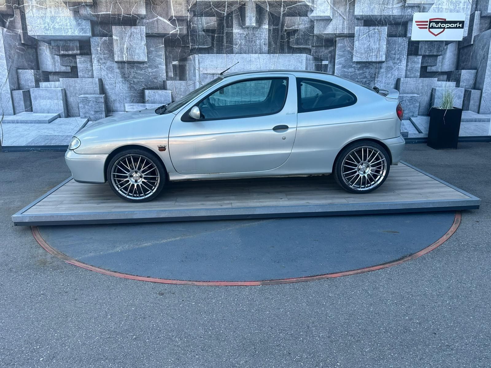 Renault Mégane, 1.6i 16V - 79KW - fotka 5