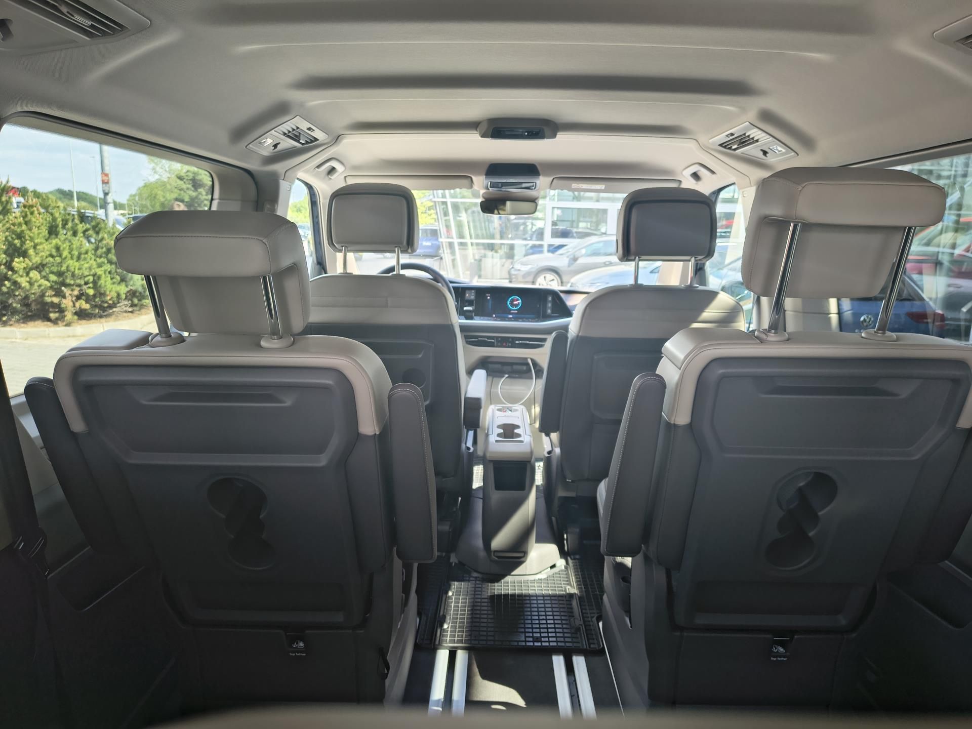 Volkswagen Transporter, Akční Multivan Long Style 1,5T - fotka 3