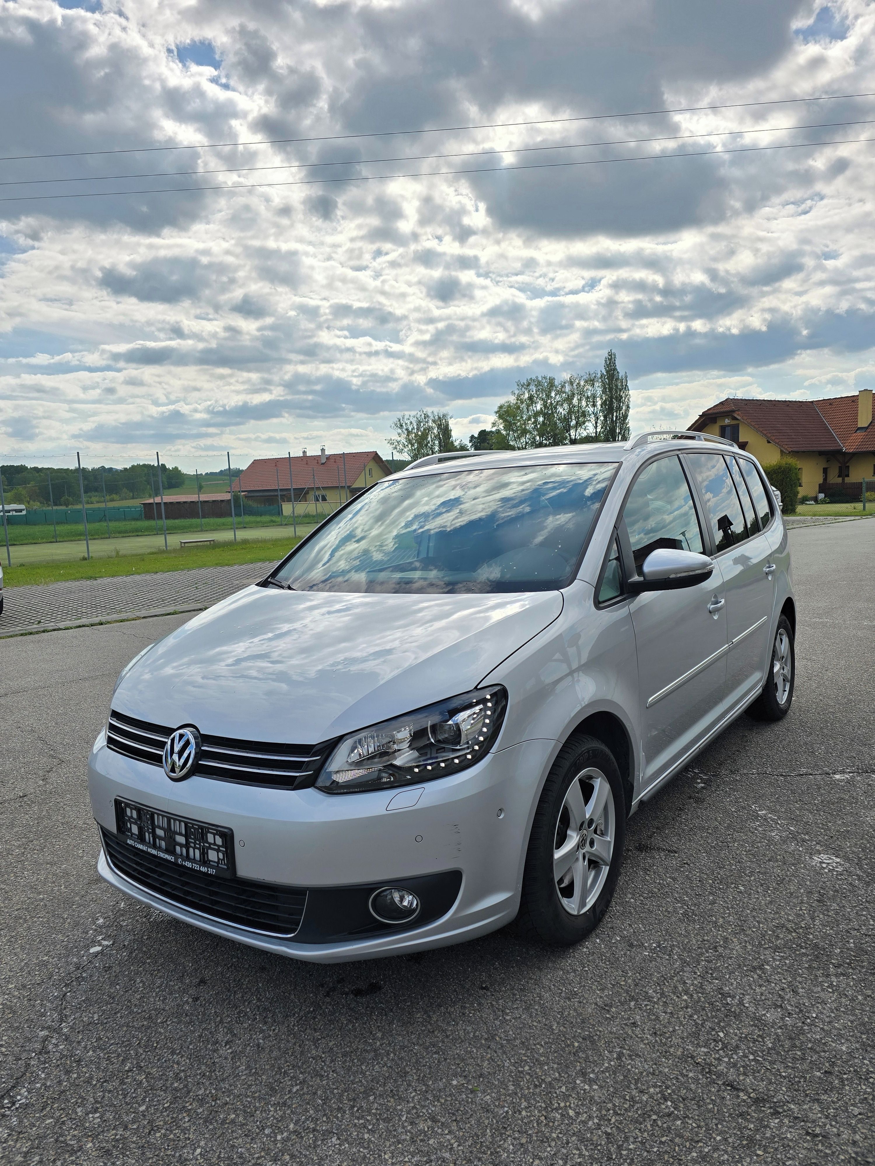 Volkswagen Touran, 1.4 TSI Sky DSG 57tkm - fotka 3