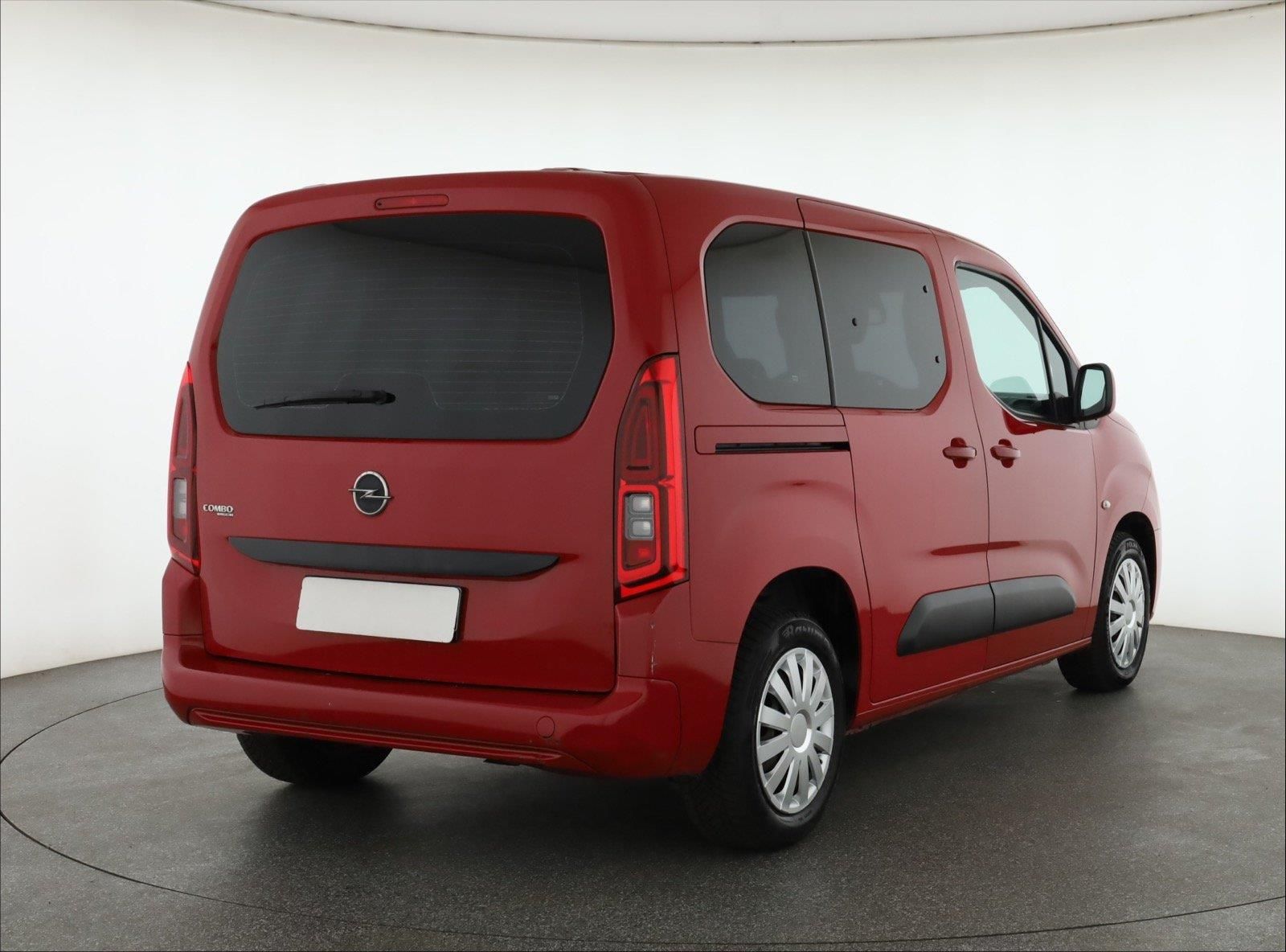 Opel Combo, 1.2 Turbo, 5Míst, Klima, ČR - fotka 5