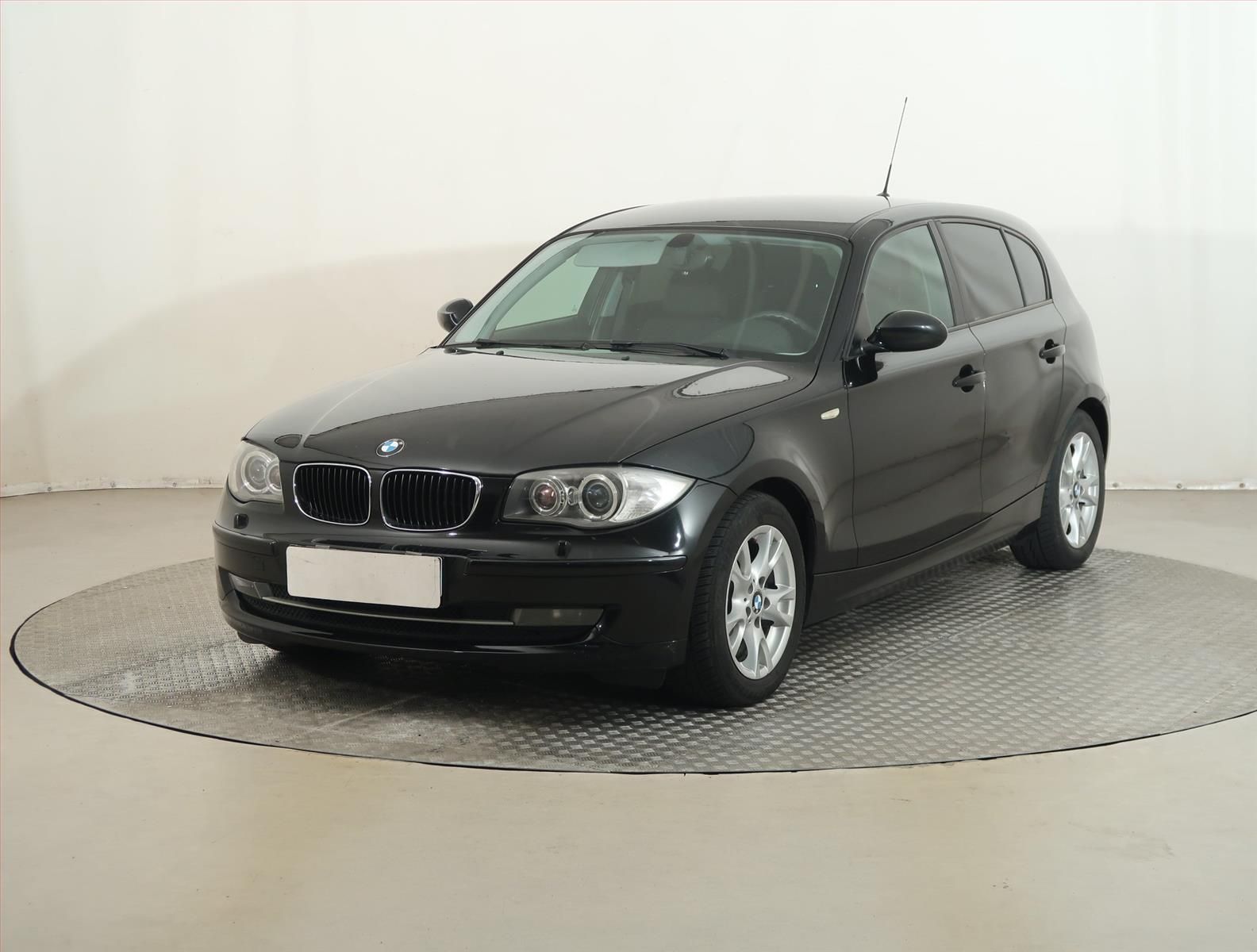 BMW Řada 1, 116i, Serv.kniha, Xenony - fotka 2
