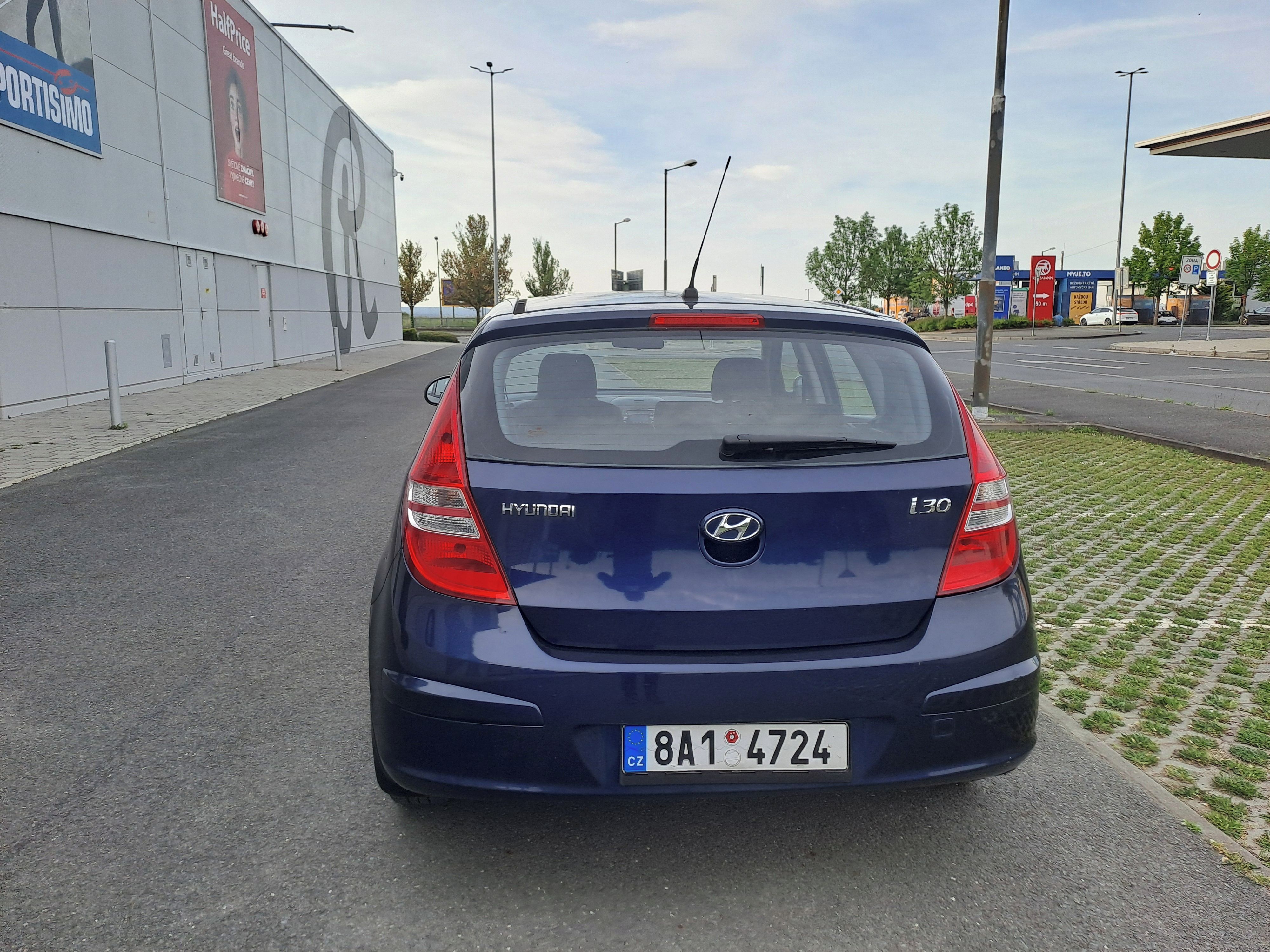 Hyundai i30, 1.4CVVT SPOLEHLIVÉ,NOVÁ STK - fotka 6