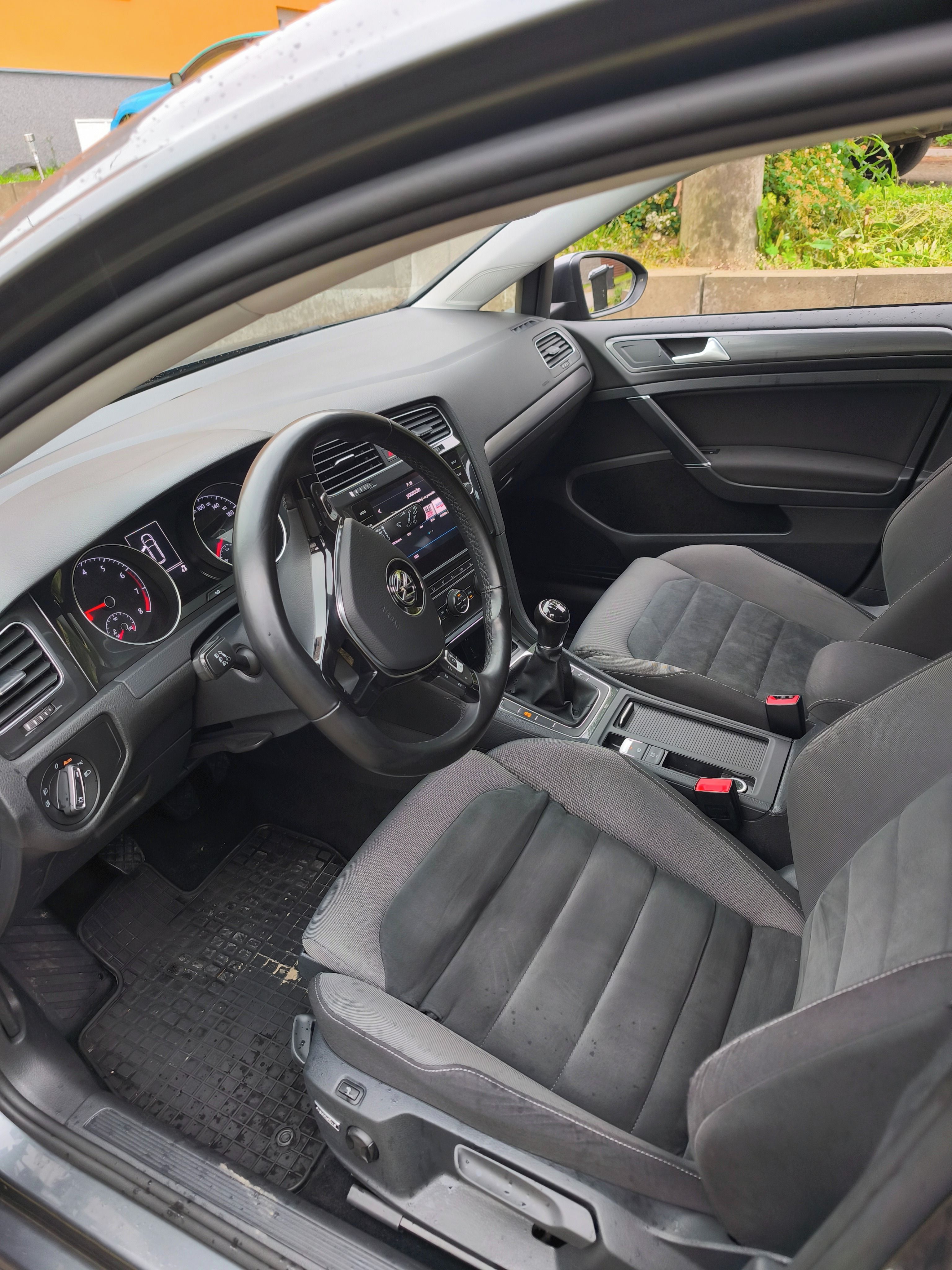 Volkswagen Golf, Kombi 1.0 TSI, 81kW facelift - fotka 2
