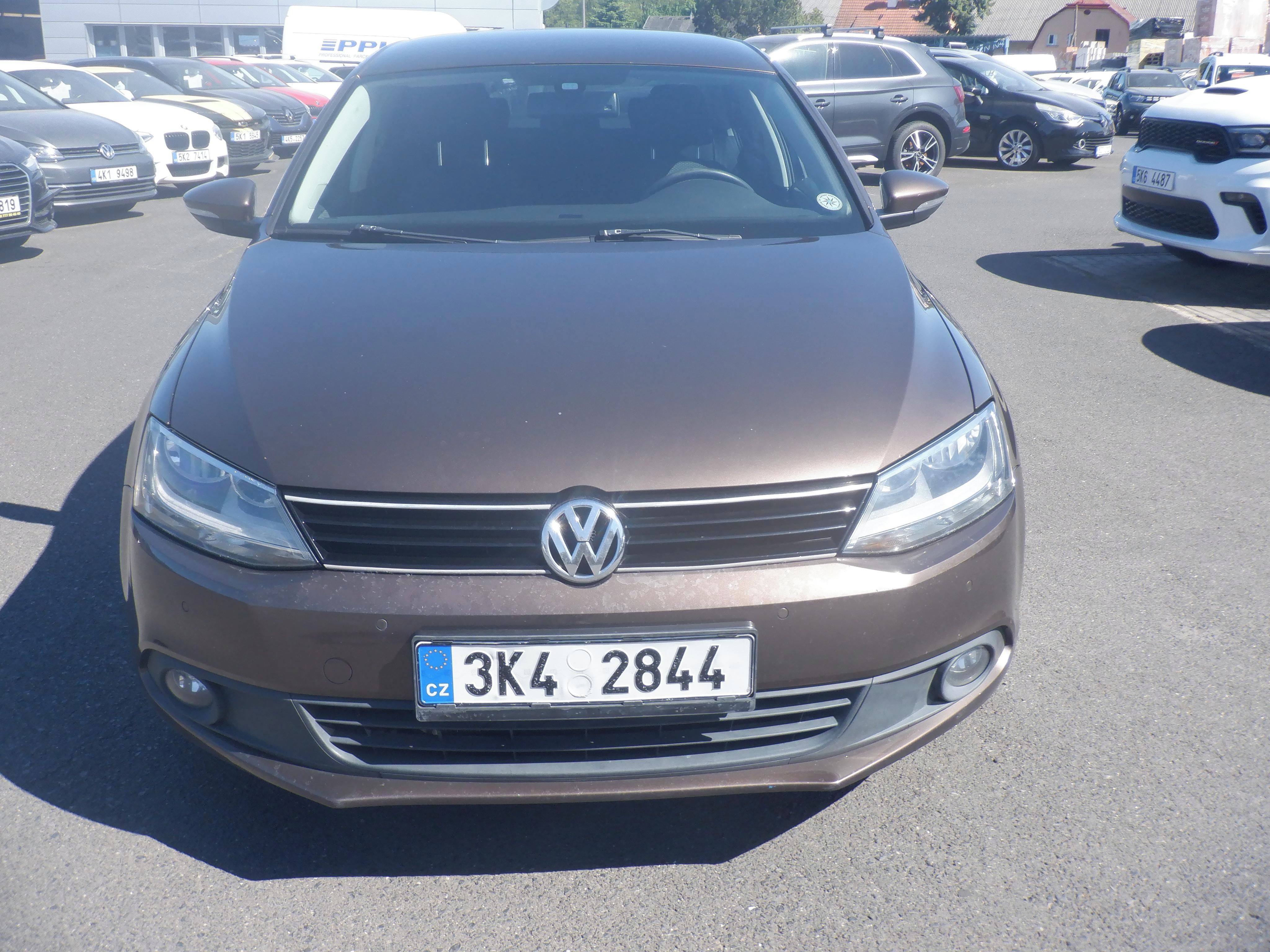 Volkswagen Jetta, 1.6 TDI 77kW,ČR - fotka 2