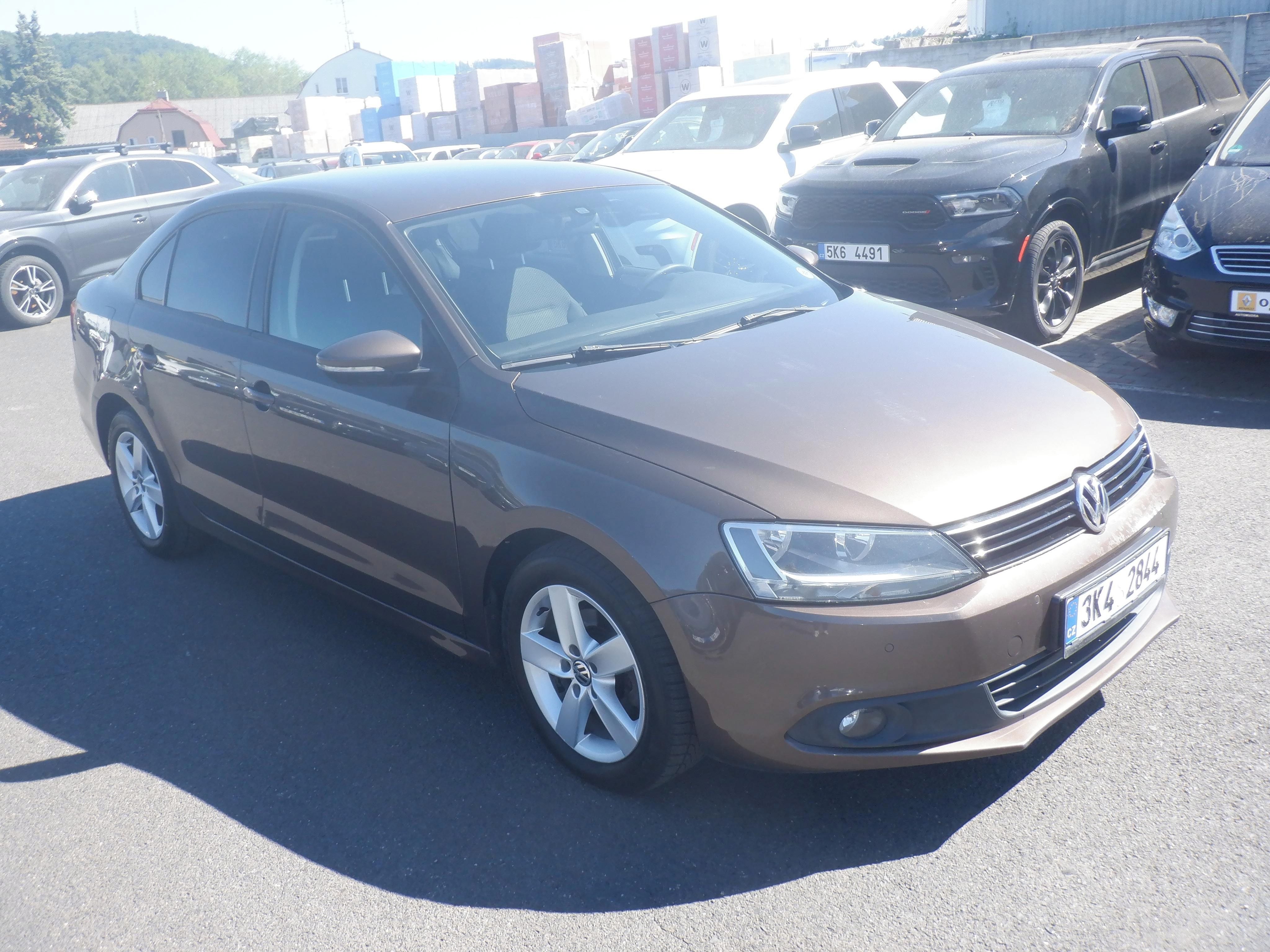 Volkswagen Jetta, 1.6 TDI 77kW,ČR - fotka 3