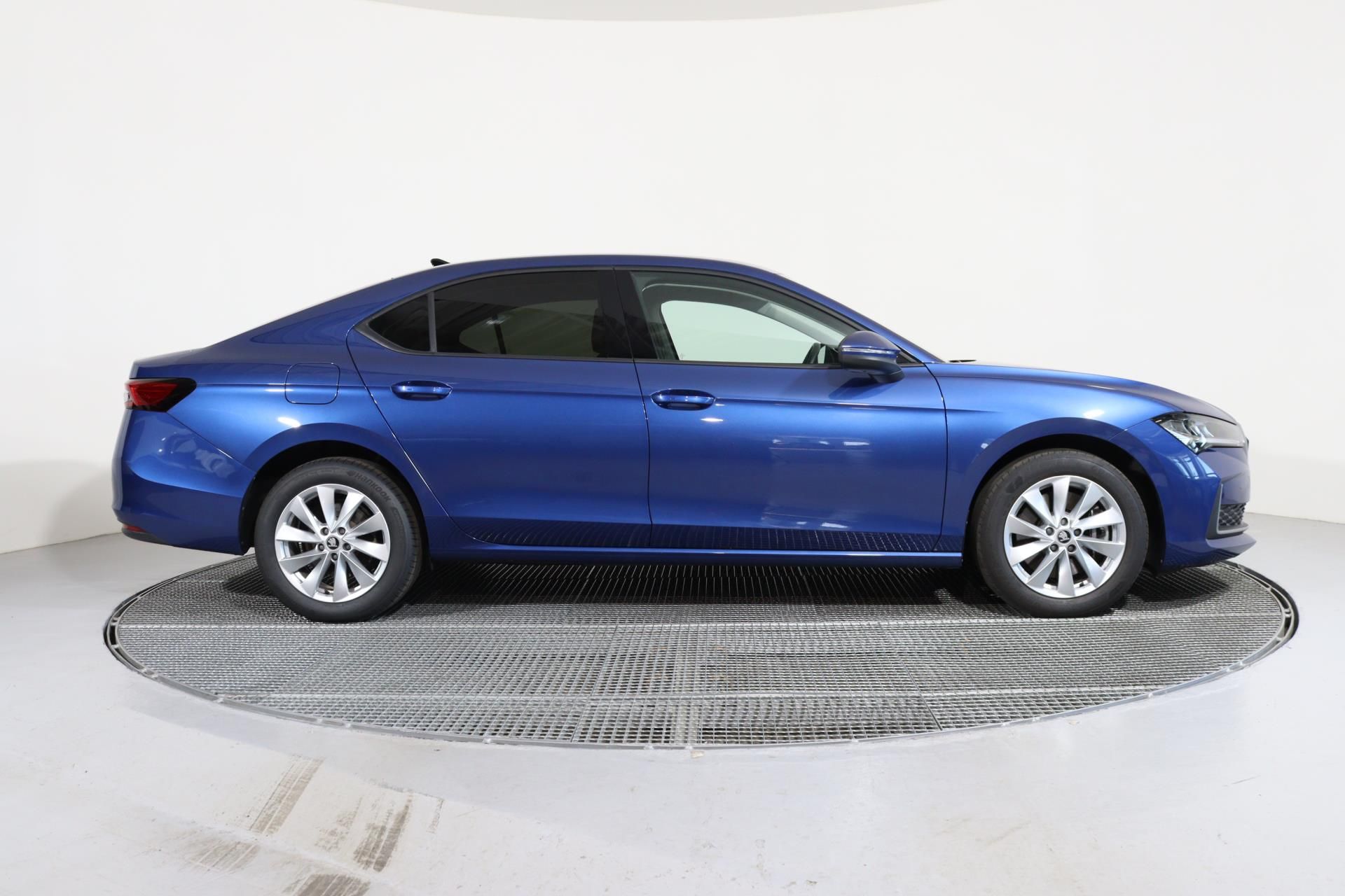 Škoda Superb, iV SELECTION 1,5 TSI DSG - fotka 3