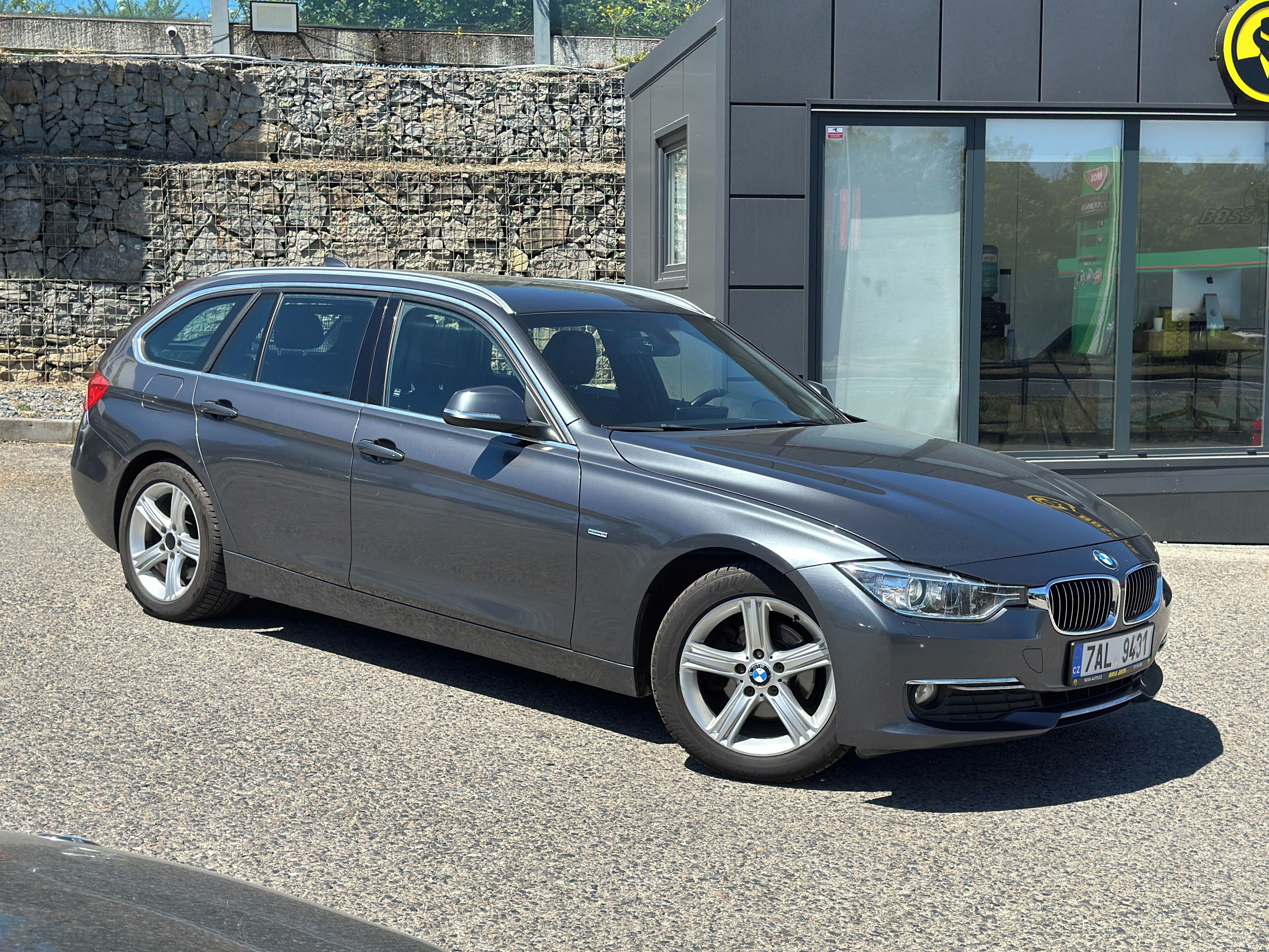 BMW Řada 3, BMW 318D 2013