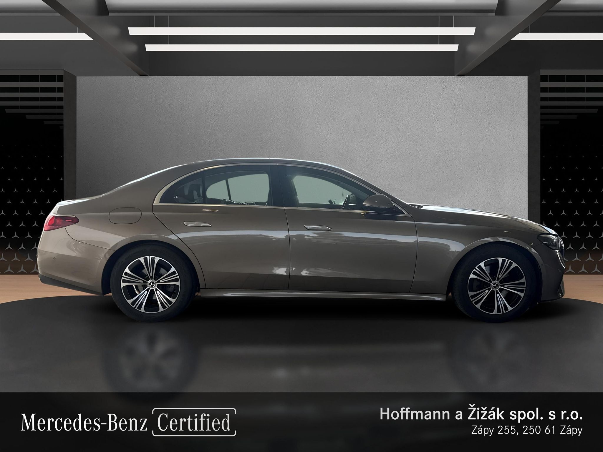 Mercedes-Benz Třídy E, E 220d 4MATIC - fotka 6