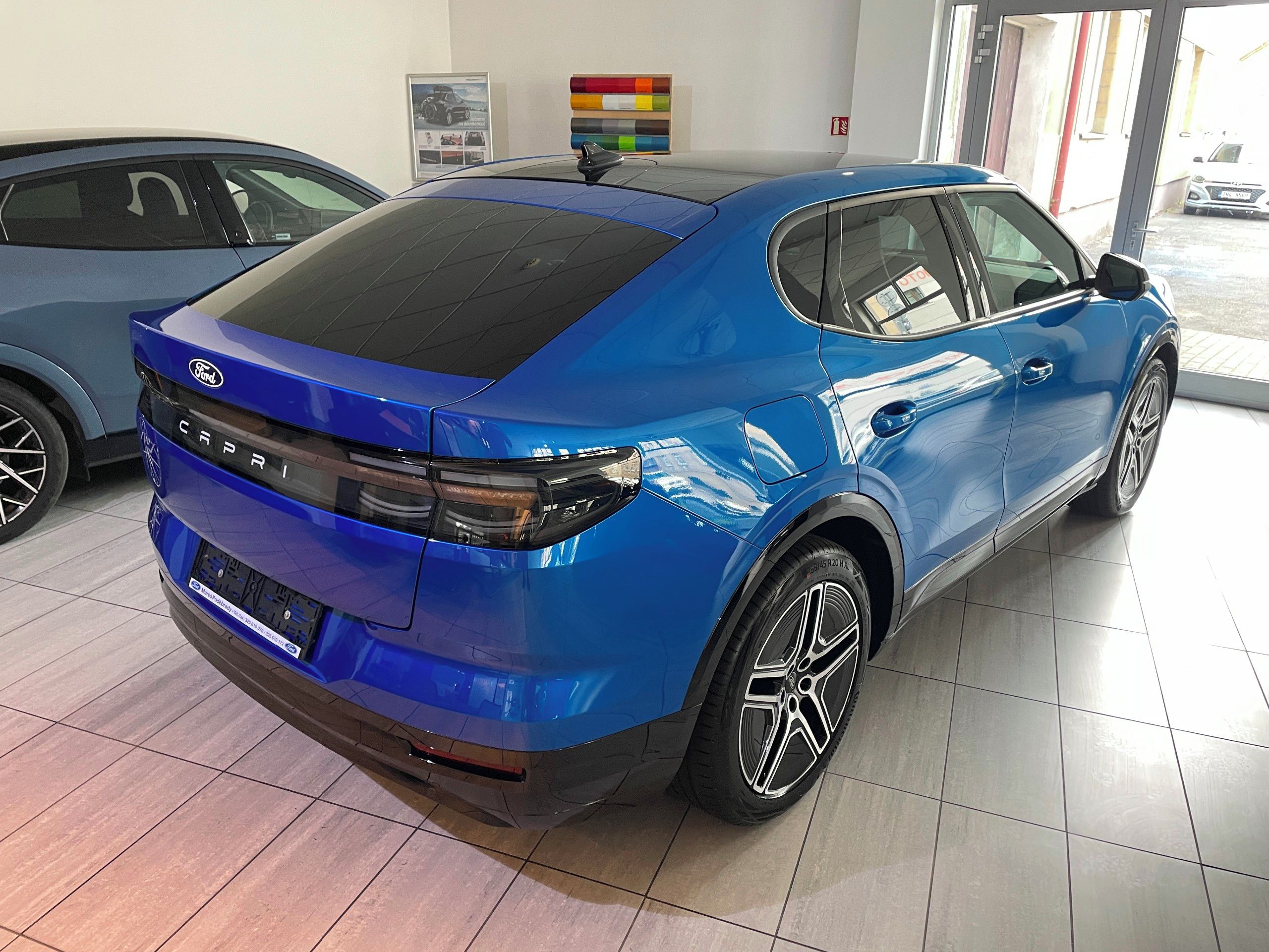 Ford Capri, Premium AWD 79kWh 250kW dojezd - fotka 5