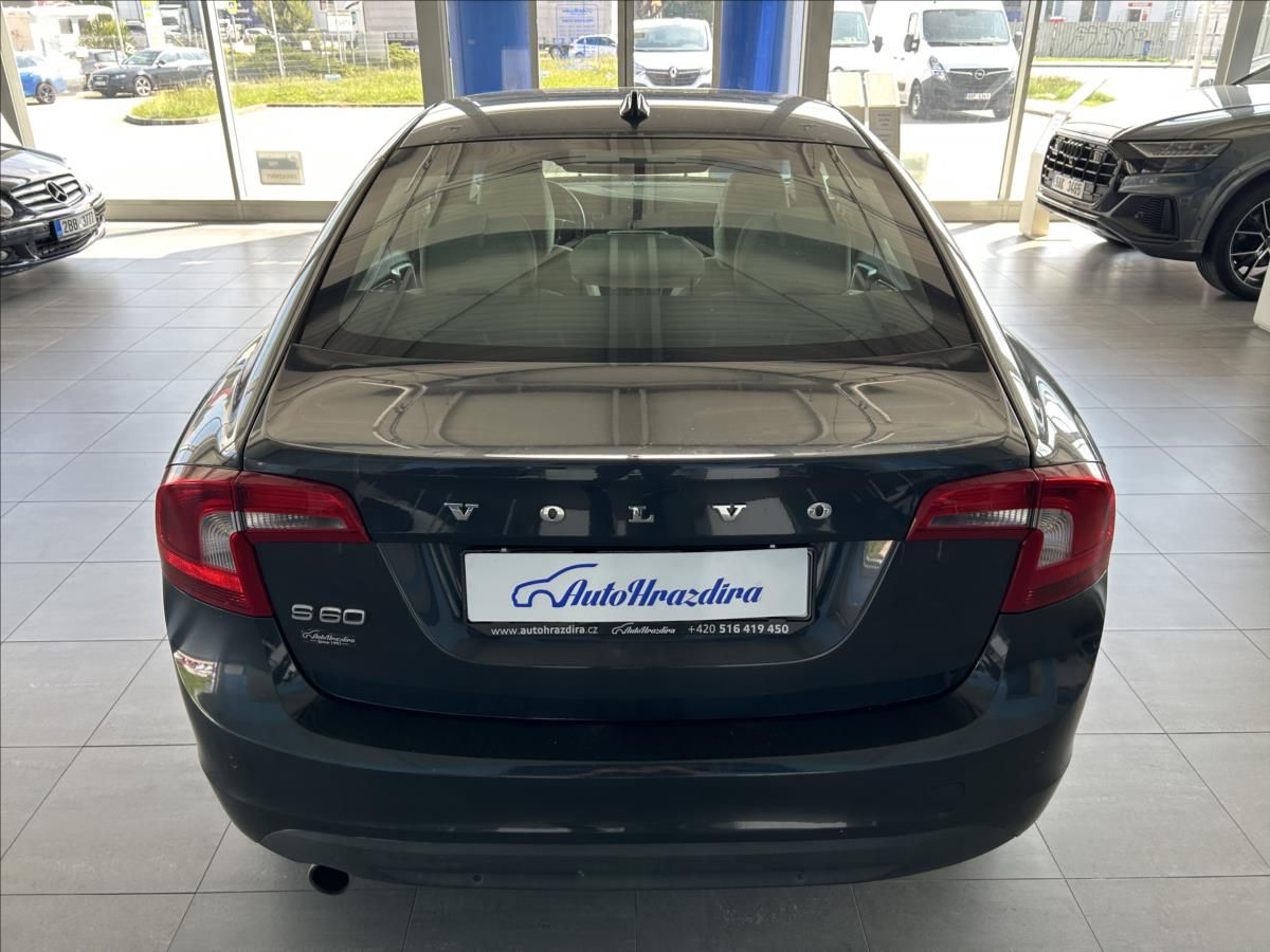 Volvo S60, 1,6   D2,84kW - fotka 5