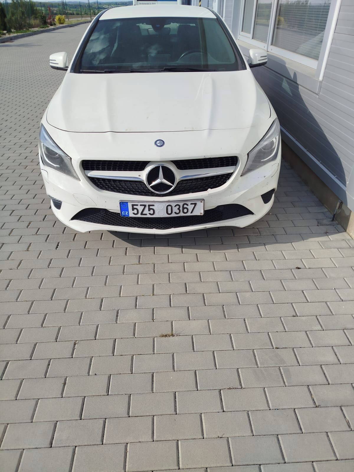 Mercedes-Benz CLA, Mercedes CLA nebouraný
