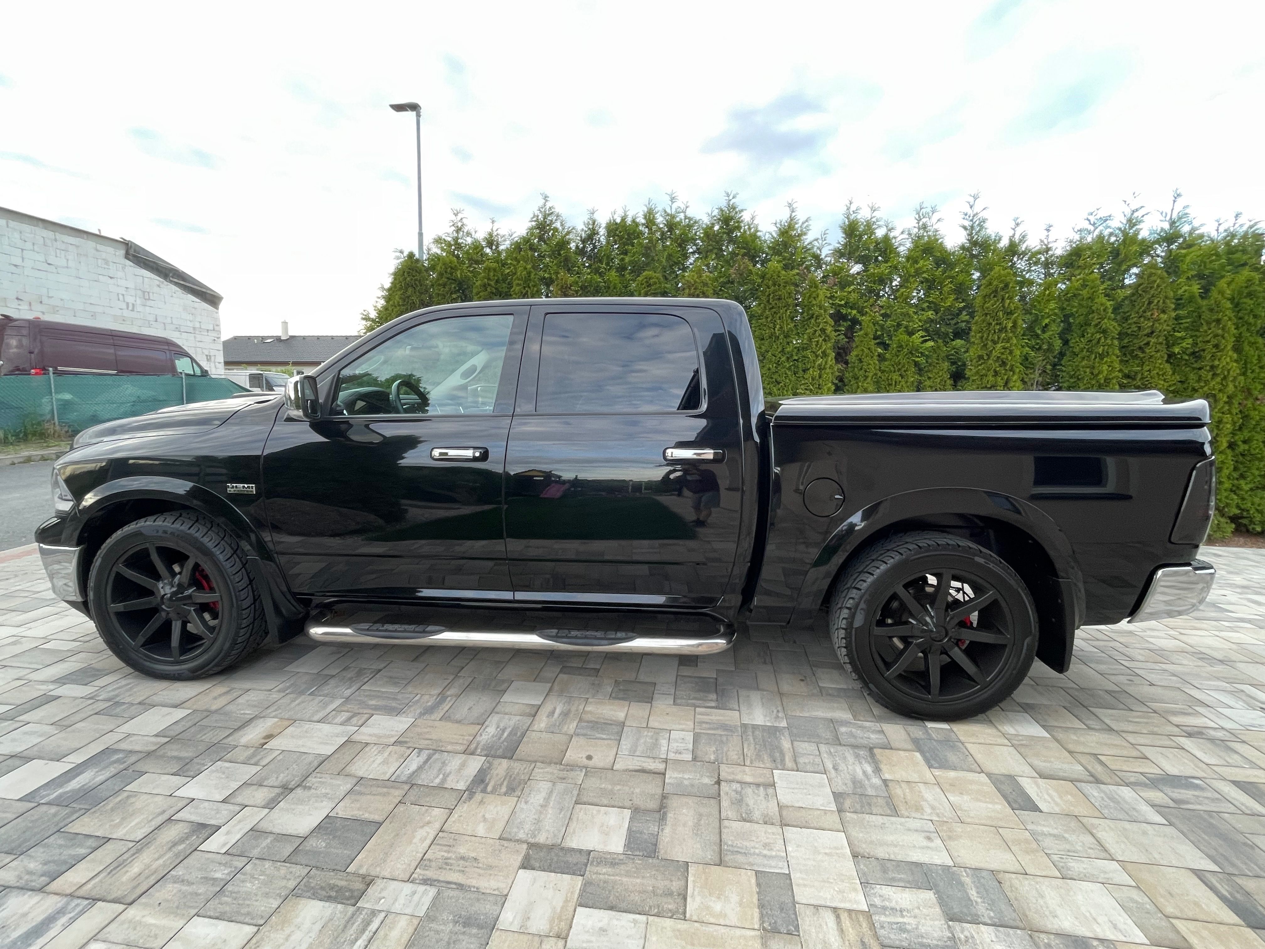 Dodge Ram, 1500 5,7V8 super výbava a stav - fotka 5