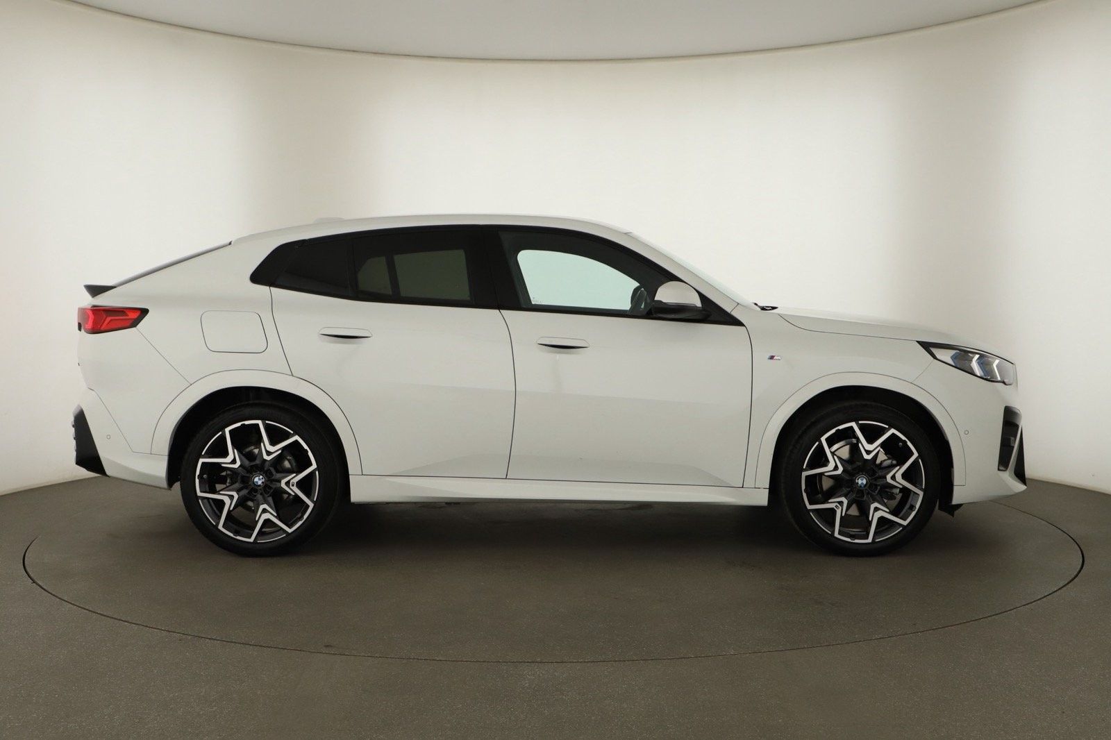 BMW X2, sDrive20i, M Paket, Navigace - fotka 6
