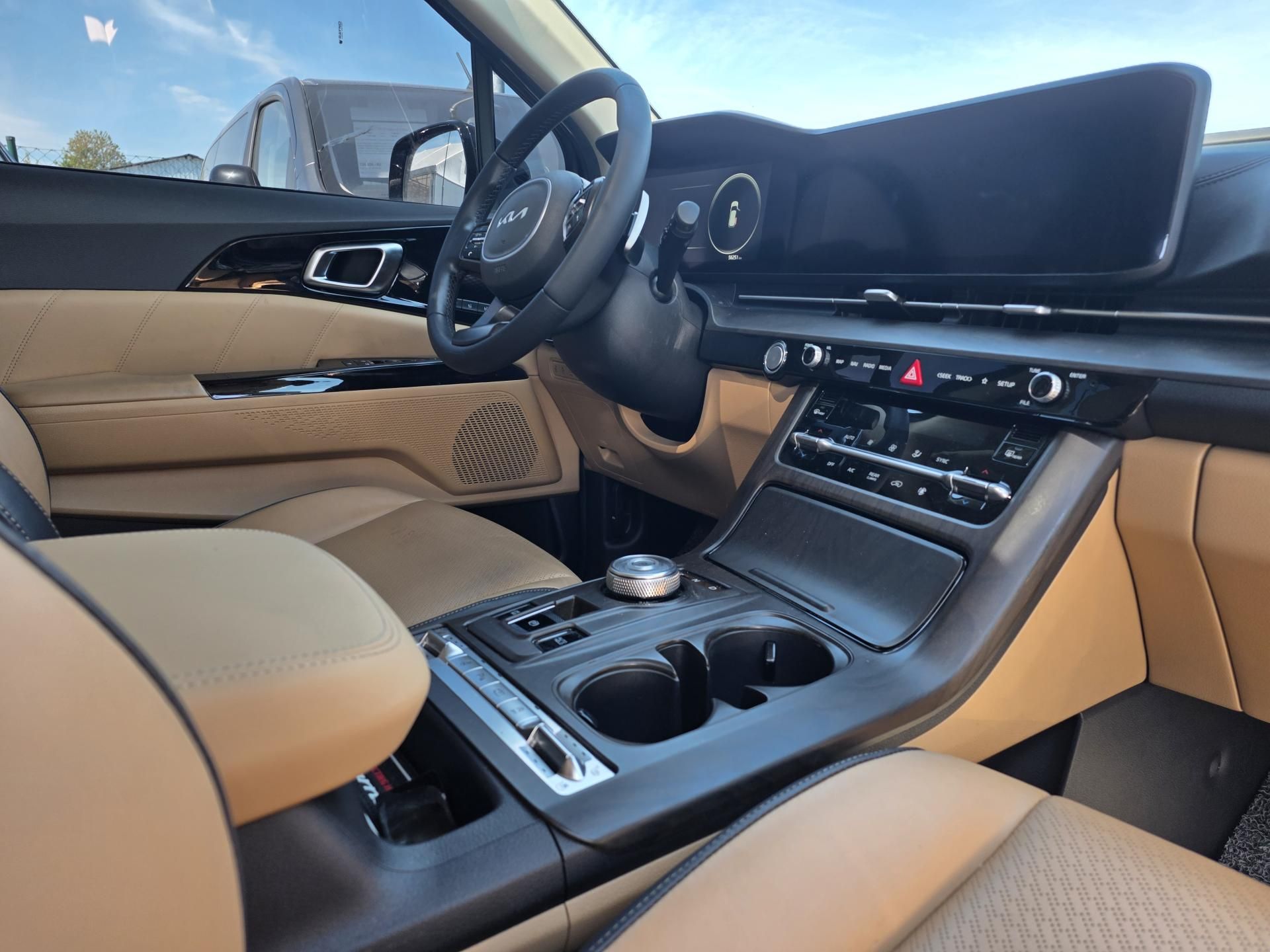Kia Carnival, 2.2-9MÍST-TOP VÝBAVA.2stř.okno - fotka 4