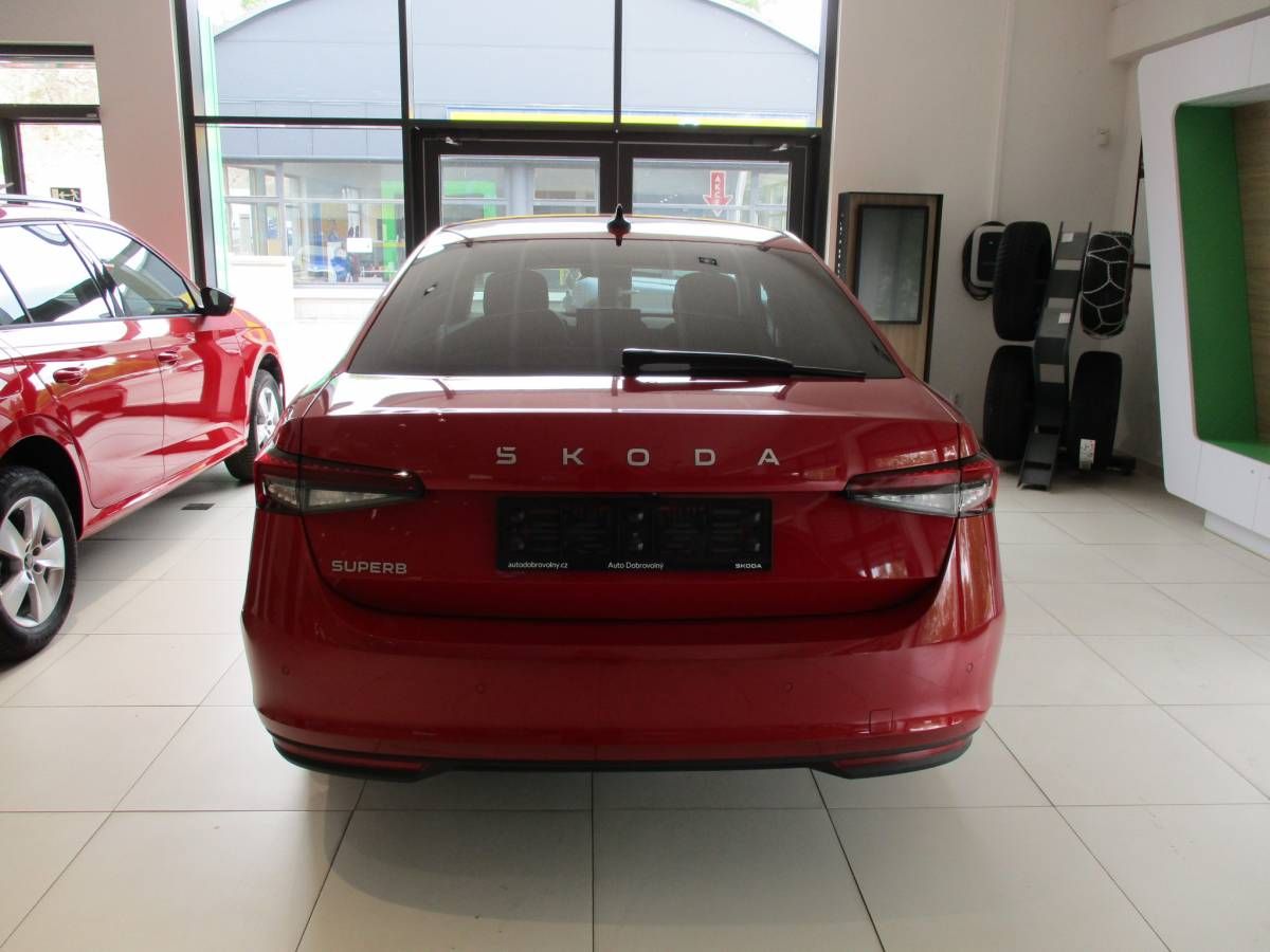 Škoda Superb, liftback Selection 2,0TDI 110k - fotka 6