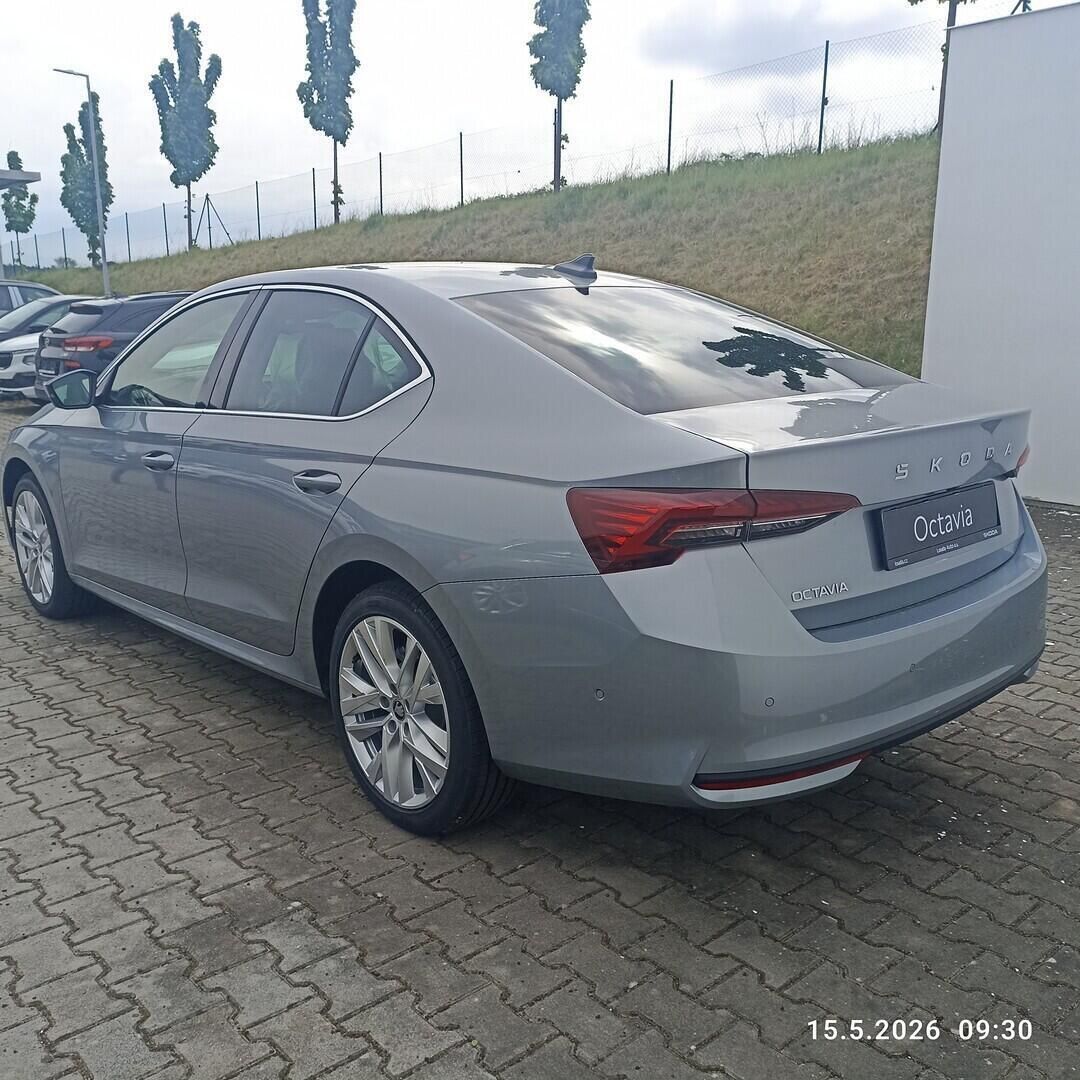 Škoda Octavia, Exclusive Selection 2,0 TDI 11 - fotka 2